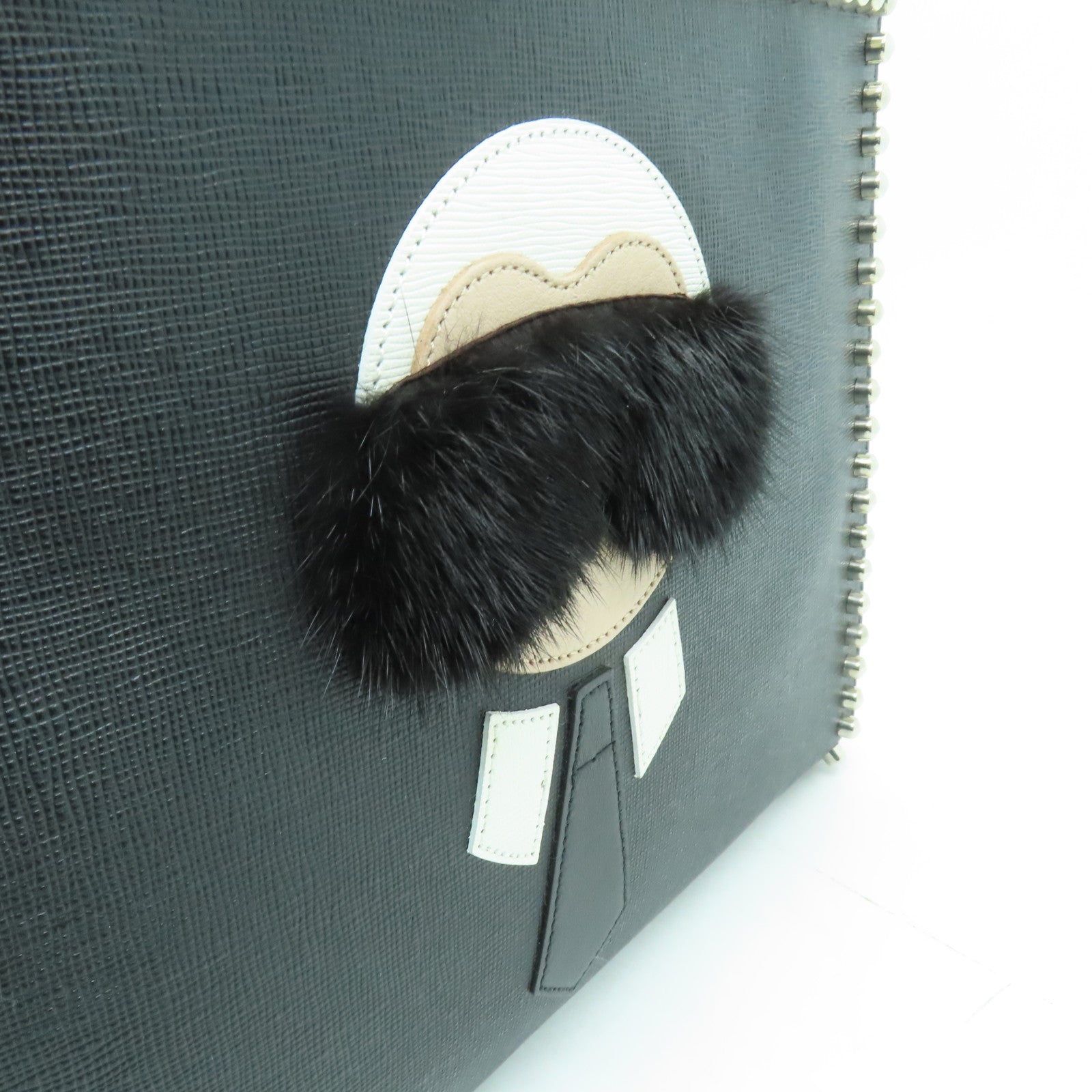 FENDI 【激減優惠】牛皮皮革Karlito Flat Clutch銀扣手拿包黑色