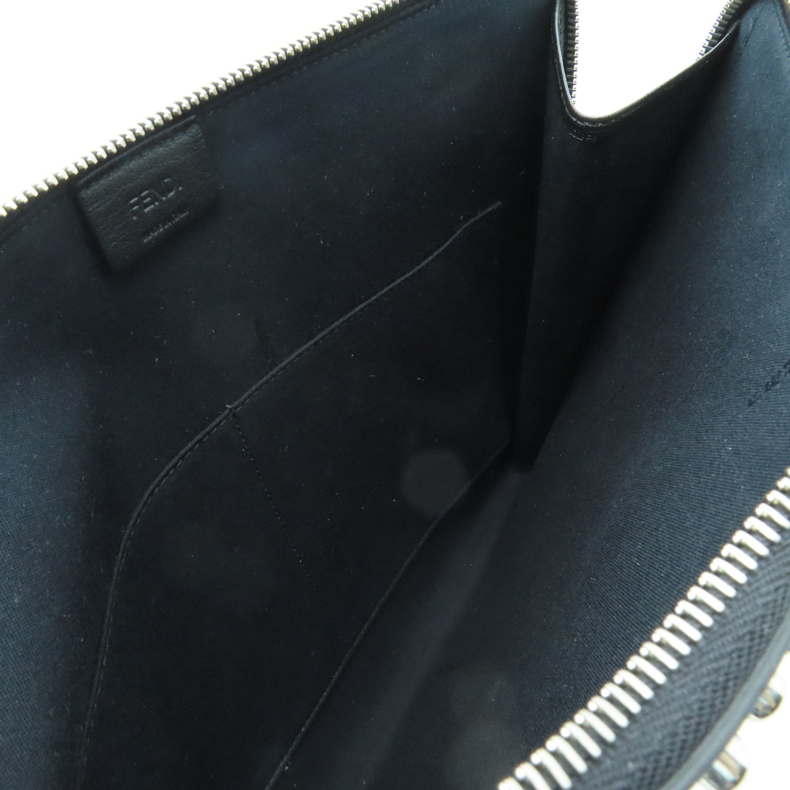 FENDI 【激減優惠】牛皮皮革Karlito Flat Clutch銀扣手拿包黑色