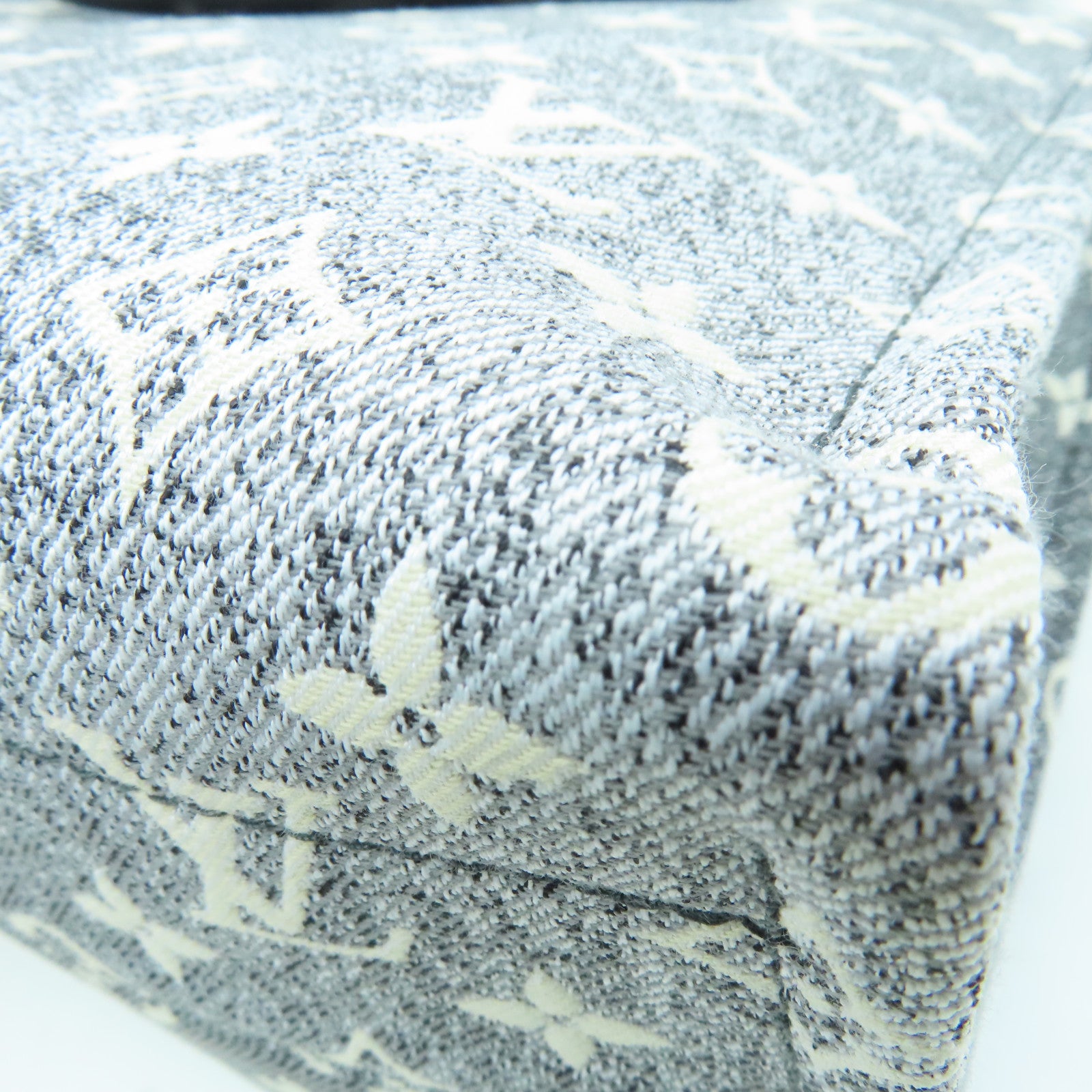 LOUIS VUITTON Monogram Jacqaurd Denim Onthego MM銀扣手挽肩背兩用袋黑色