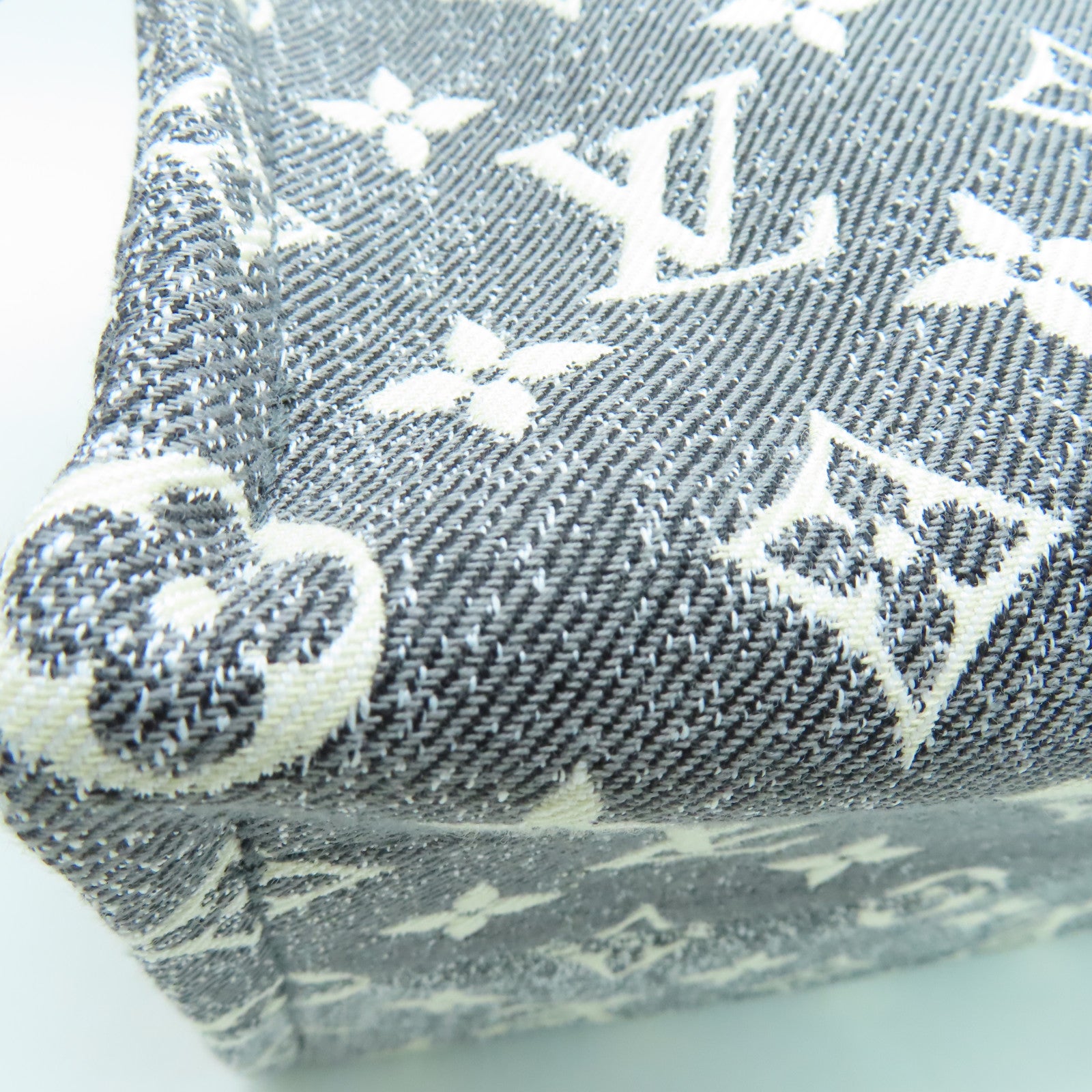 LOUIS VUITTON Monogram Jacqaurd Denim Onthego MM銀扣手挽肩背兩用袋黑色