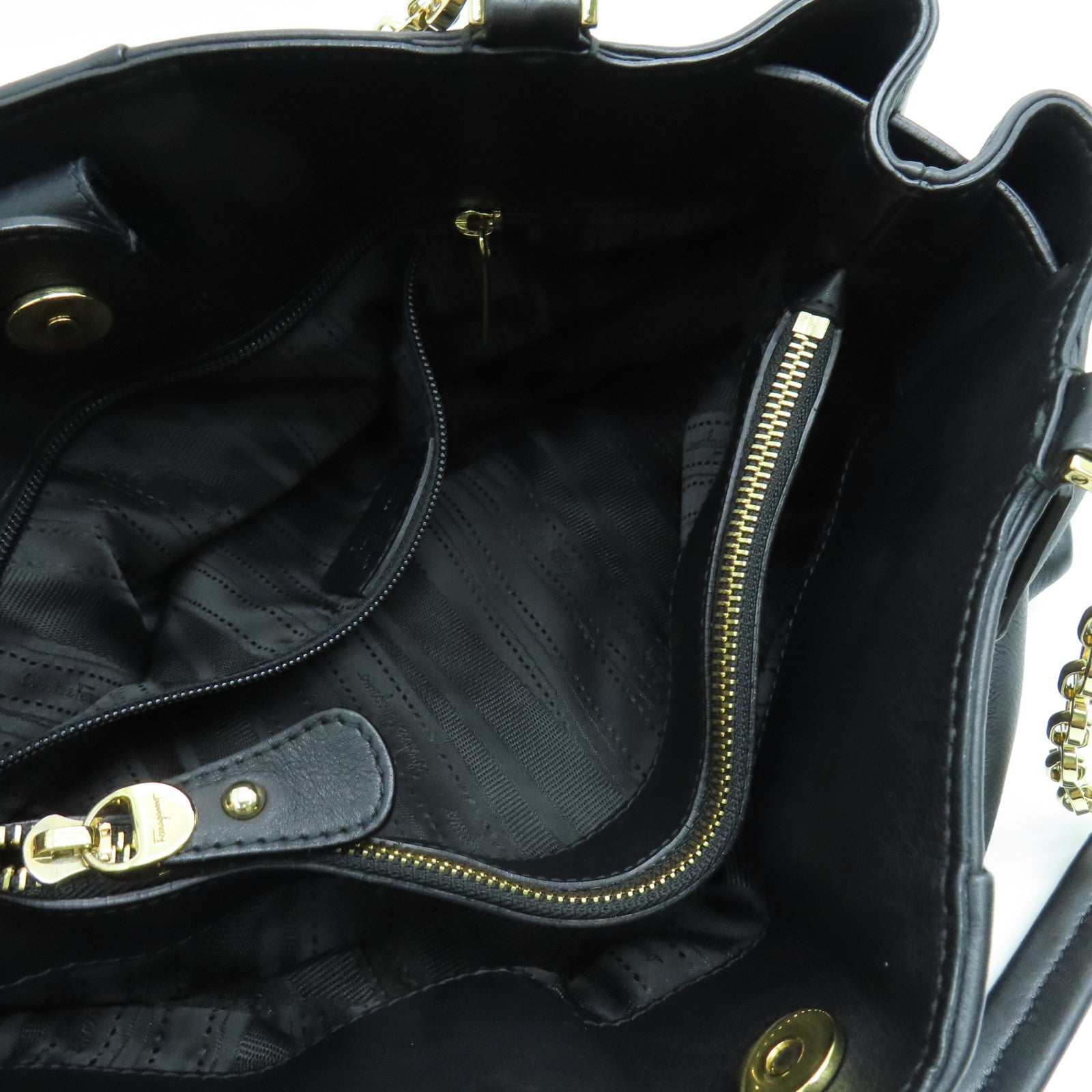 Salvatore Ferragamo 牛皮皮革Shoulder Bag金扣肩背袋黑色
