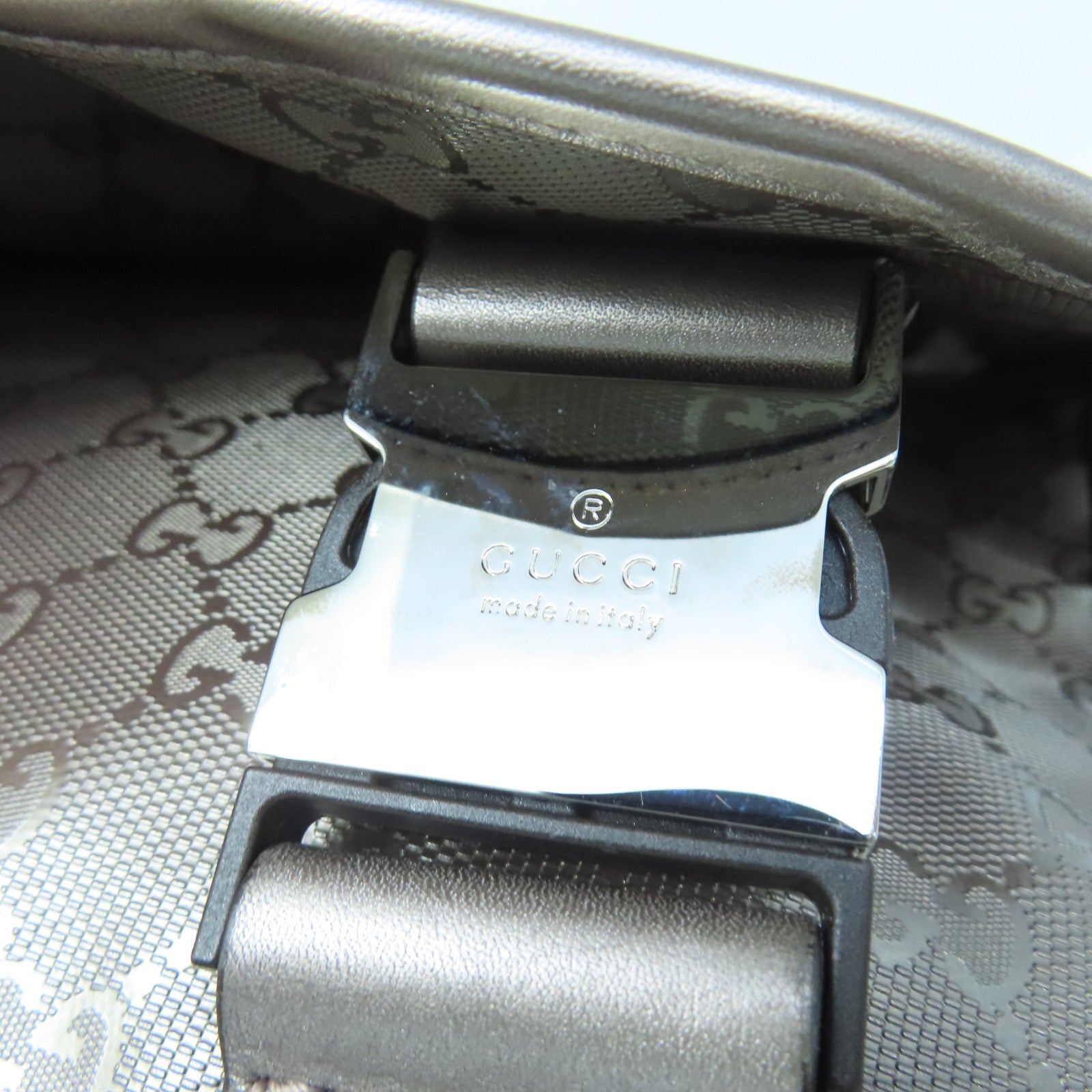 GUCCI coated canvas Shoulder Bag silver buckle shoulder bag light brown