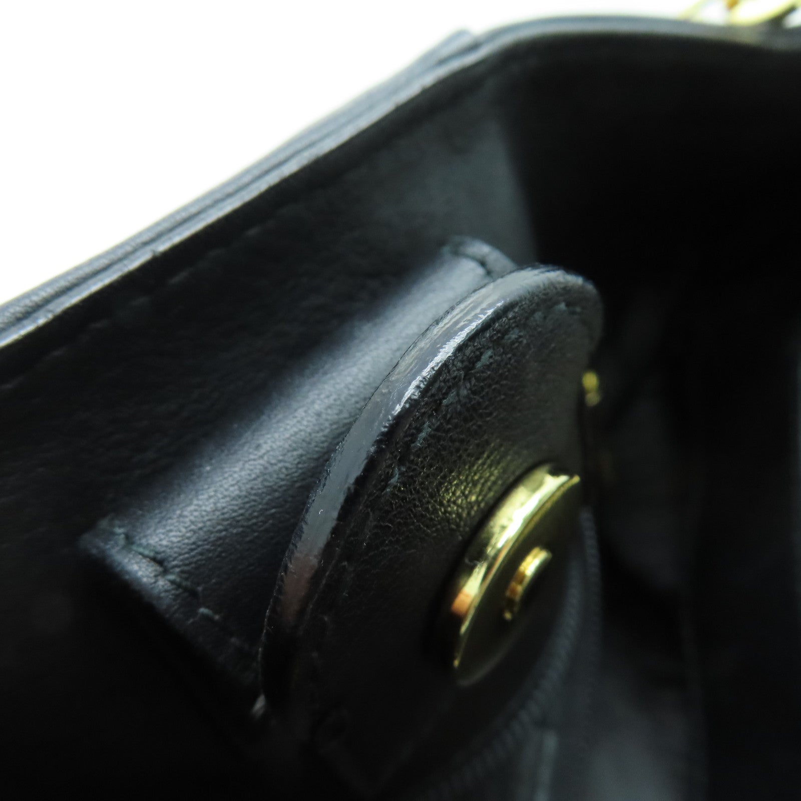 Salvatore Ferragamo 牛皮皮革Shoulder Bag金扣肩背袋黑色