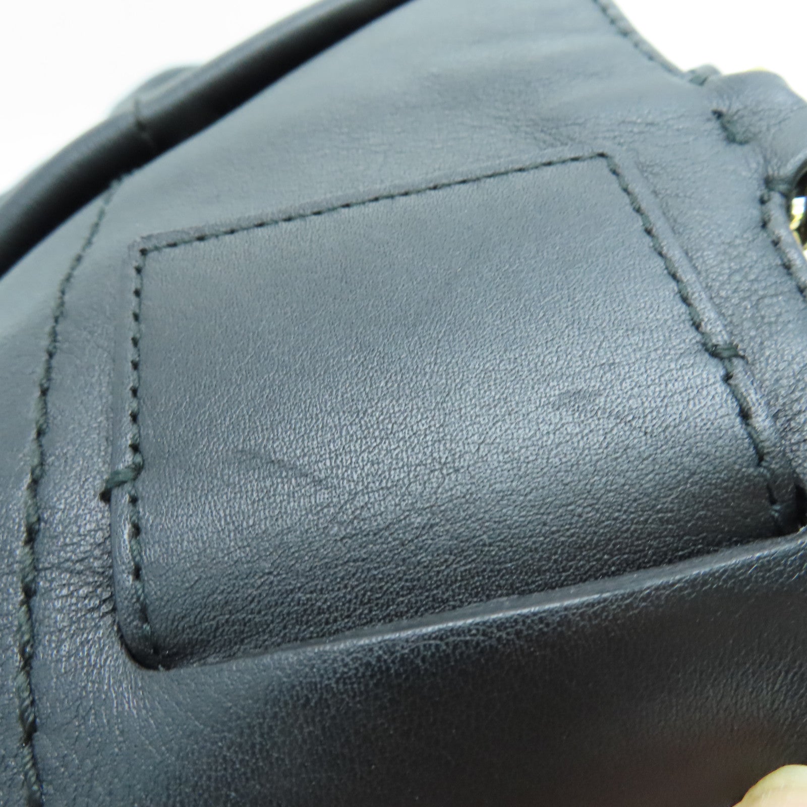 Salvatore Ferragamo 牛皮皮革Shoulder Bag金扣肩背袋黑色