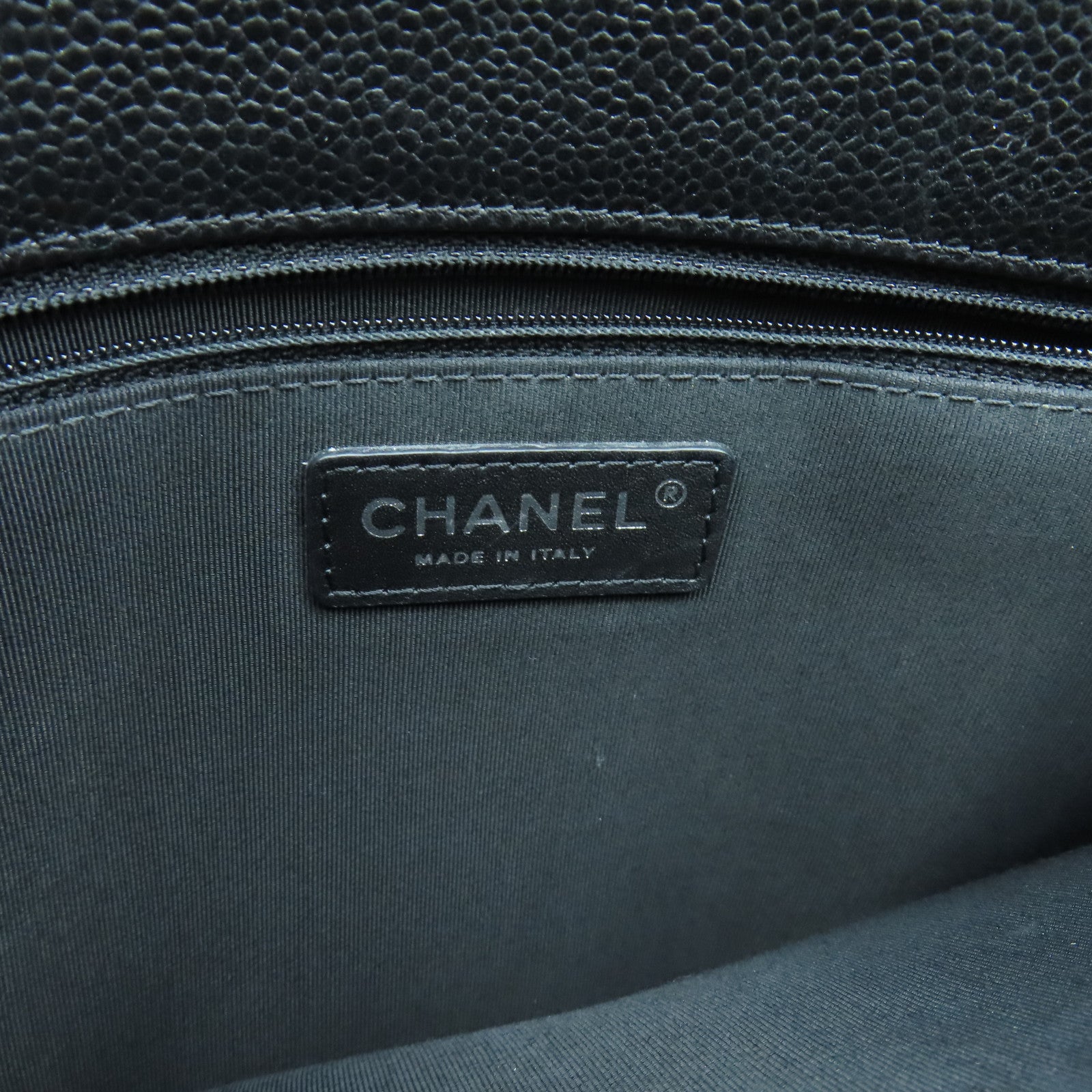 CHANEL 菱格Caviar皮革Chain Shoulder銀扣鏈帶肩背袋黑色