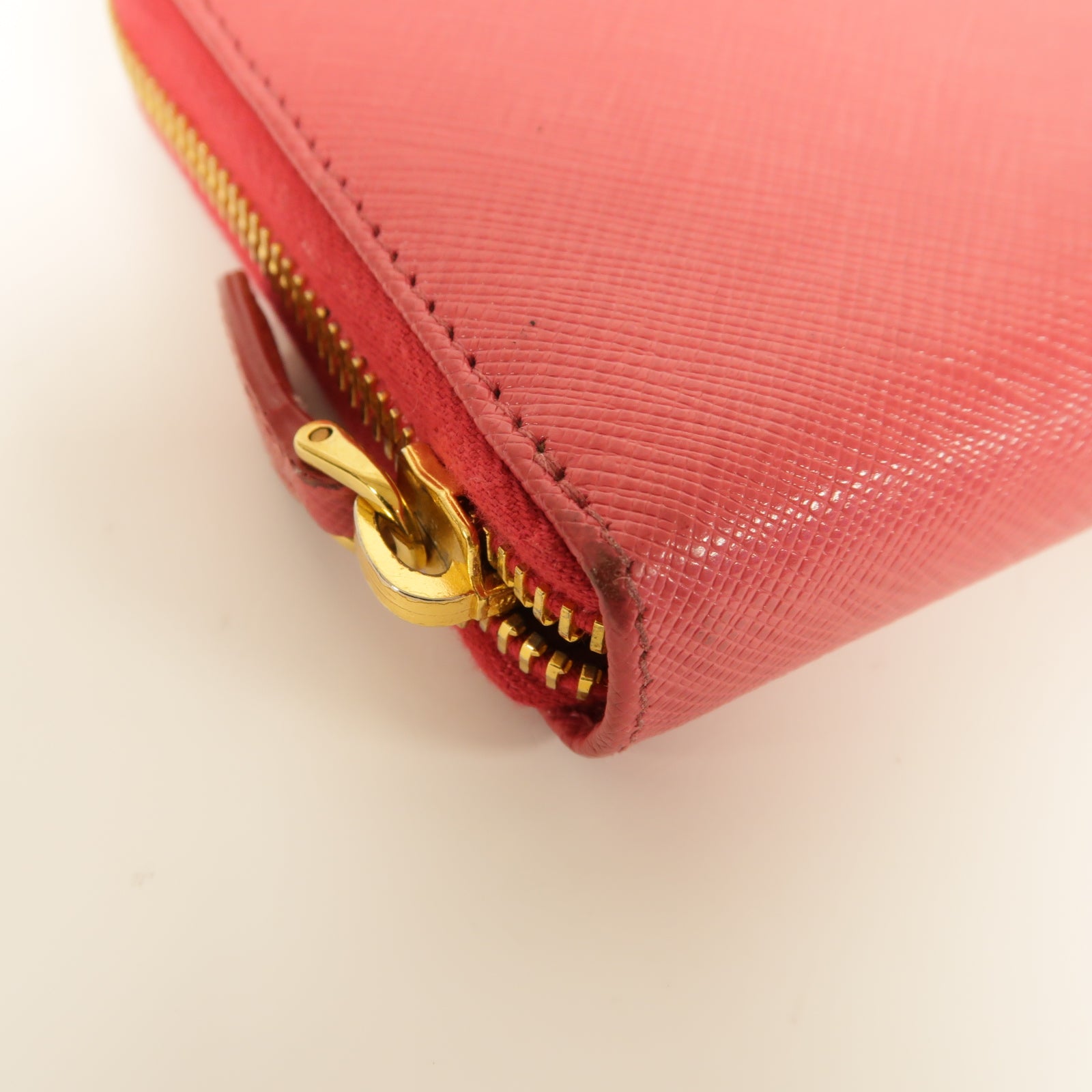 PRADA Saffiano皮革Zip Around Long Wallet金扣長錢包粉紅色