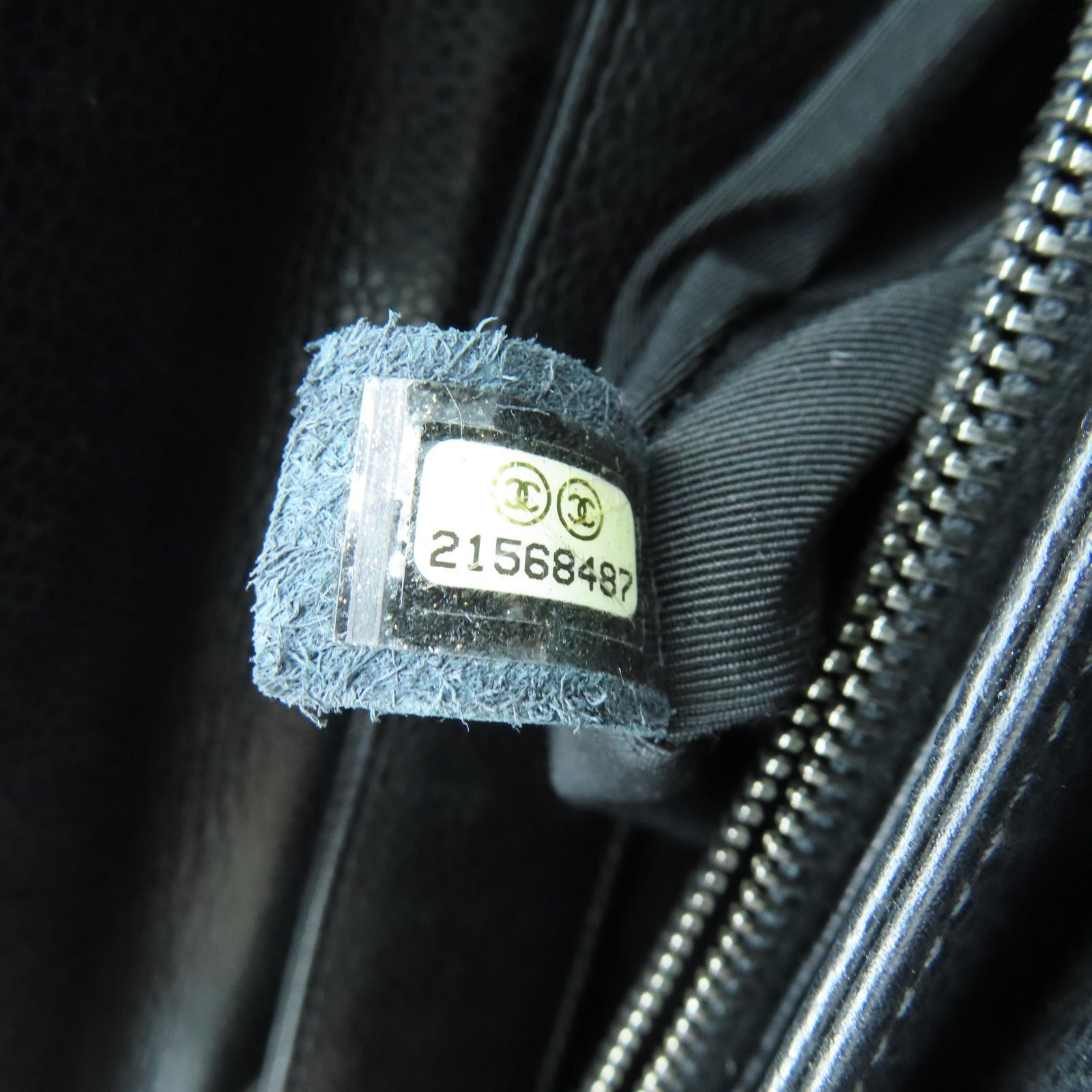CHANEL 菱格Caviar皮革Chain Shoulder銀扣鏈帶肩背袋黑色