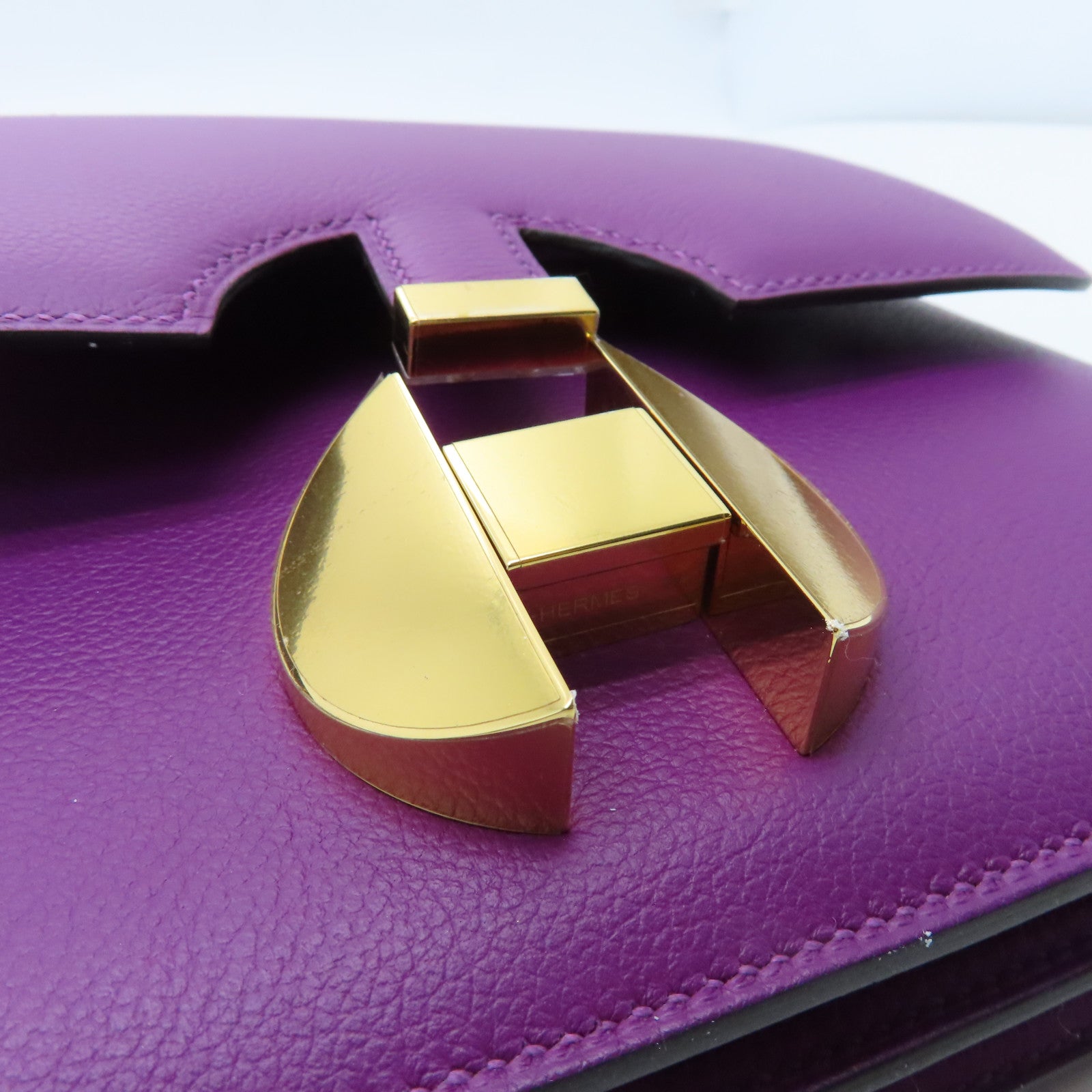 HERMES Evercolor Leather 2002-20 Gold Buckle Shoulder Bag Purple