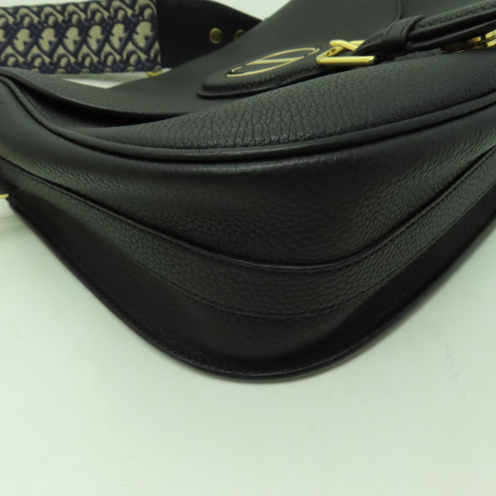 Dior 牛皮皮革Bobby金扣肩背袋黑色