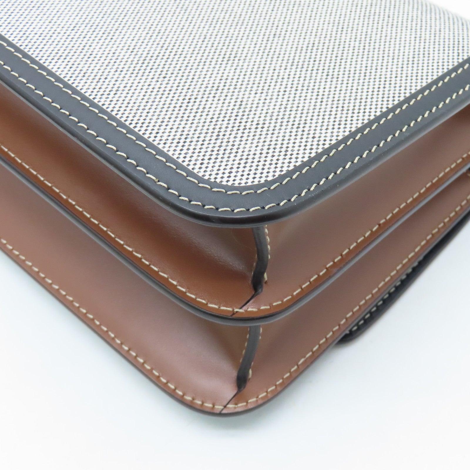 BURBERRY帆布/牛皮皮革Shoulder Bag金扣肩背袋白色/黑色/棕色
