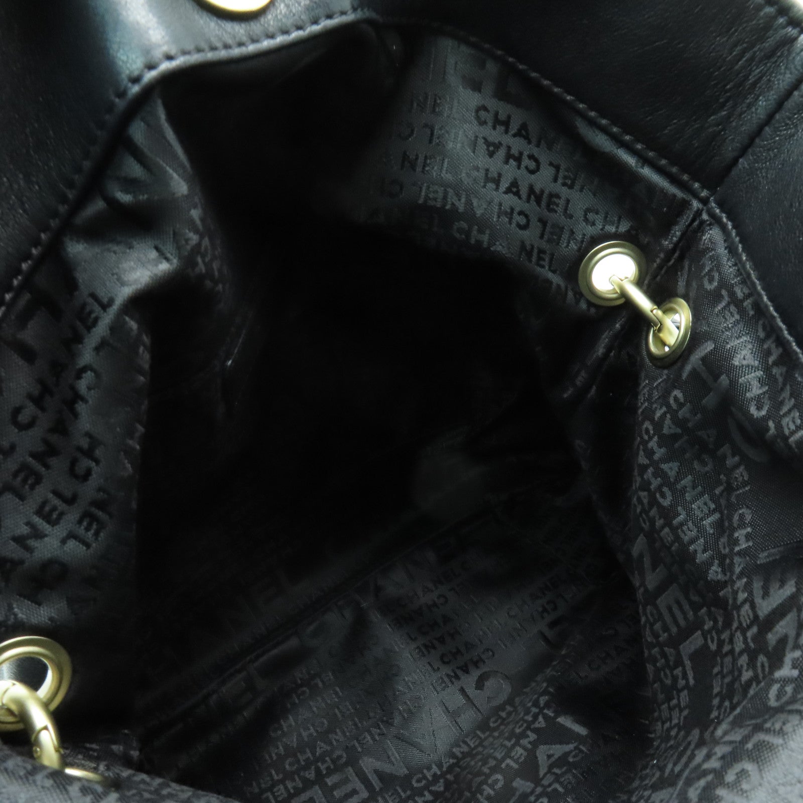CHANEL 羊皮皮革Chain Shoulder金扣鏈帶肩背袋黑色