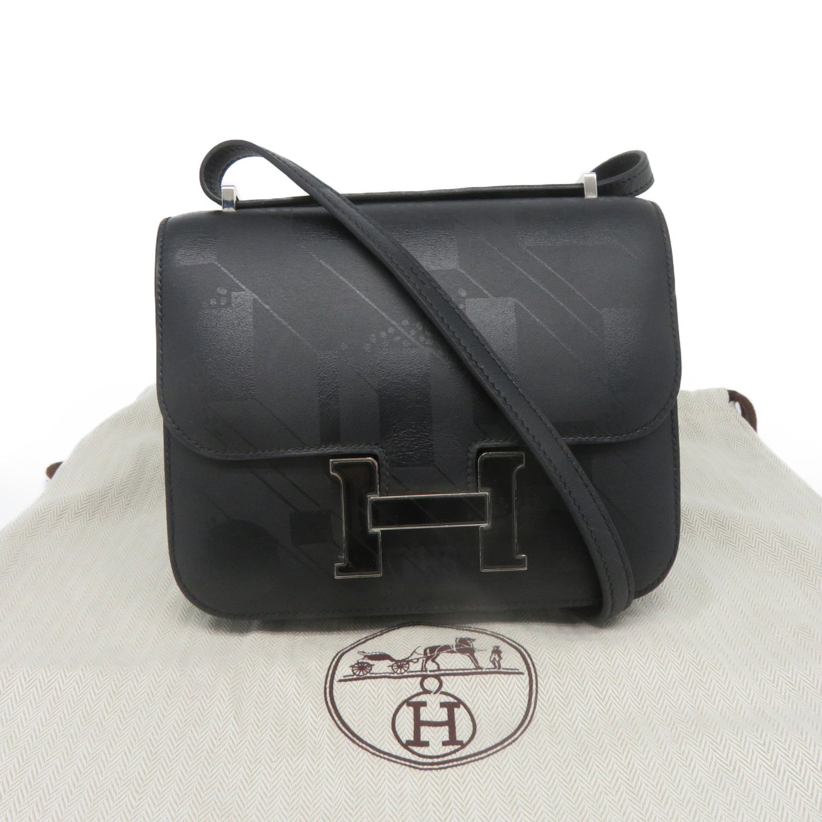 HERMES 牛皮皮革Mini Constance On A Summer Night银扣肩背袋Noir黑色