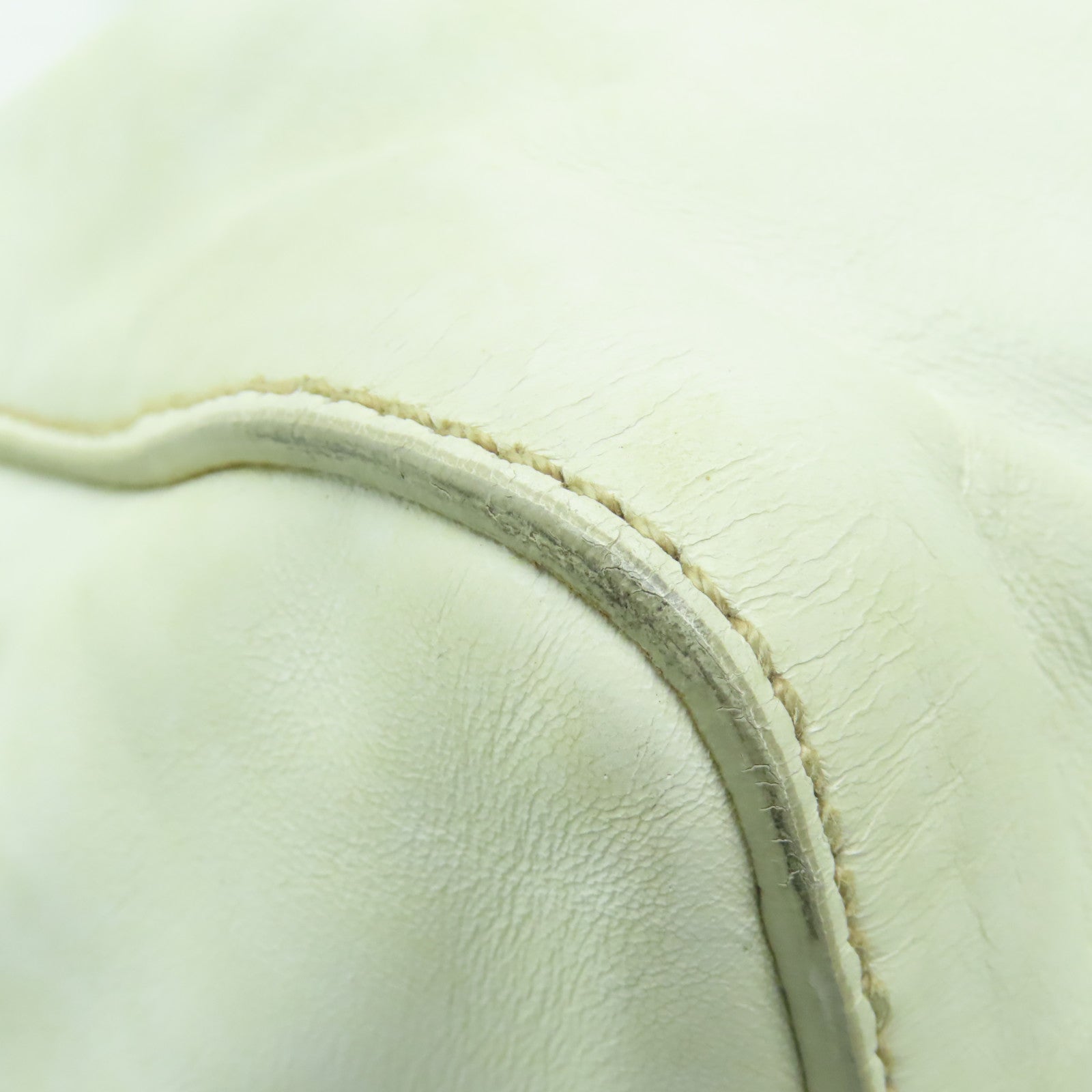 Miu Miu 牛皮皮革2 Way Shoulder金扣手挽肩背兩用袋白色
