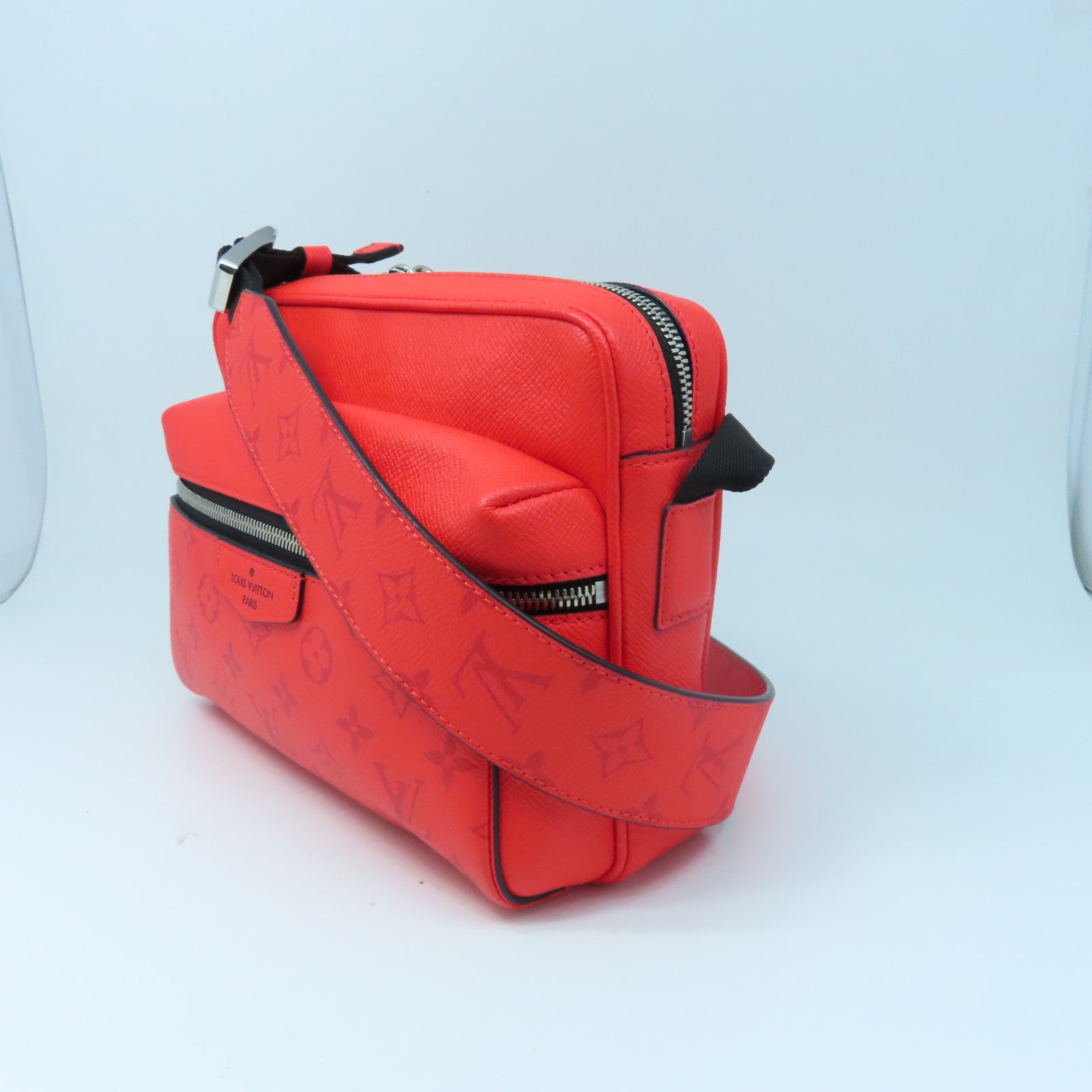 LOUIS VUITTON Monogram Outdoor Messenger銀扣肩背袋紅色
