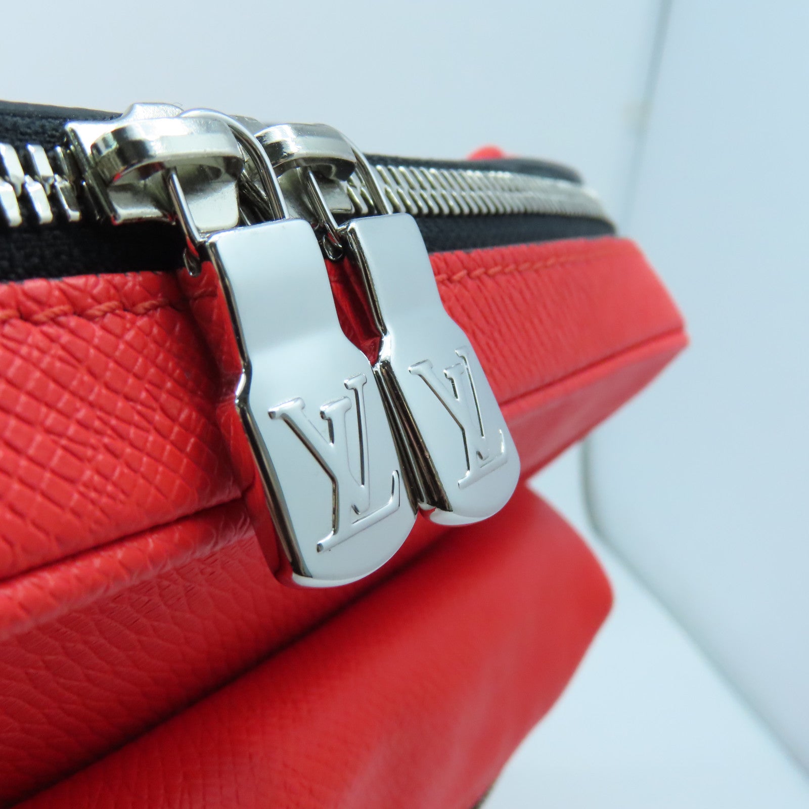 LOUIS VUITTON Monogram Outdoor Messenger銀扣肩背袋紅色