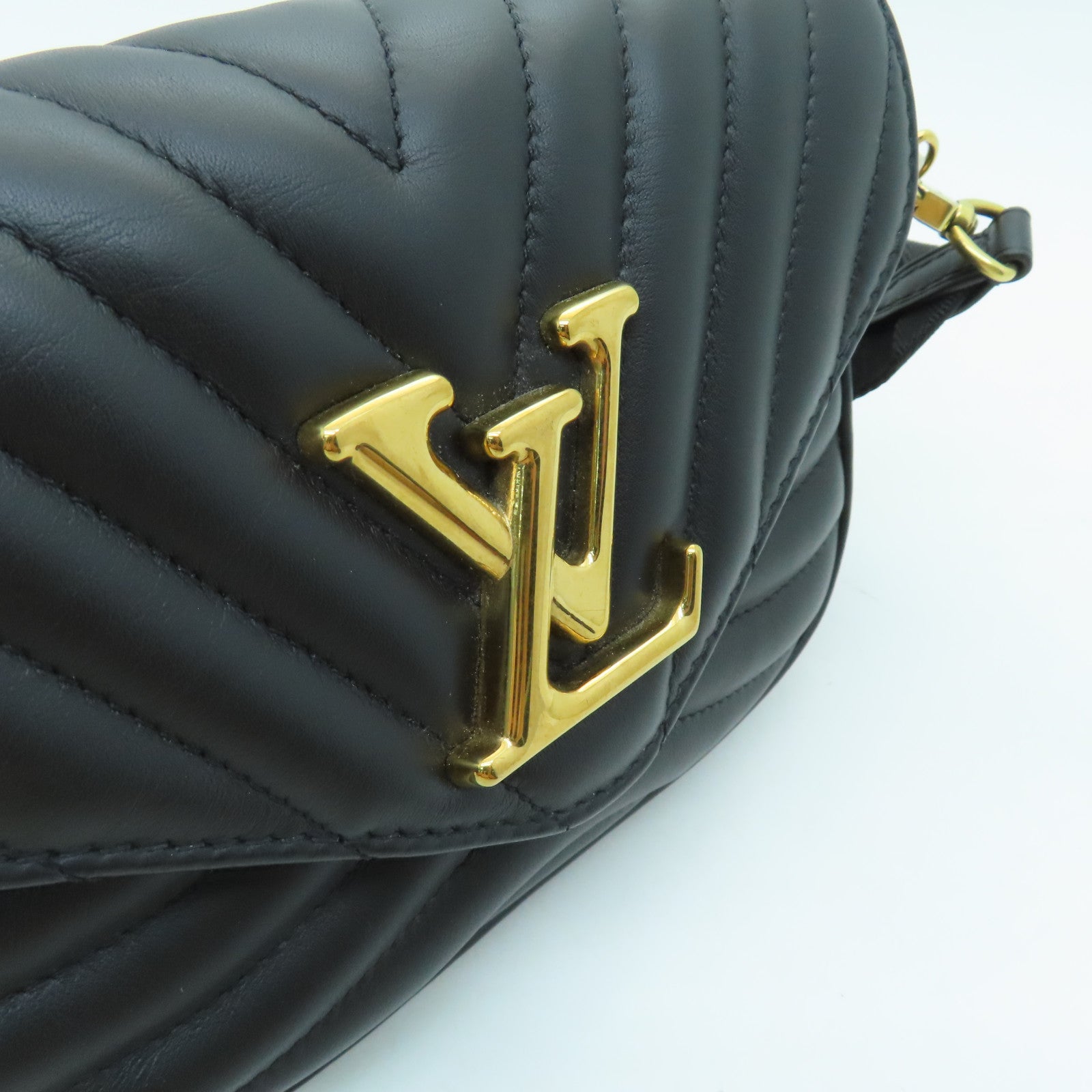 LOUIS VUITTON 牛皮皮革New Wave Multi-Pochette金扣肩背袋黑色