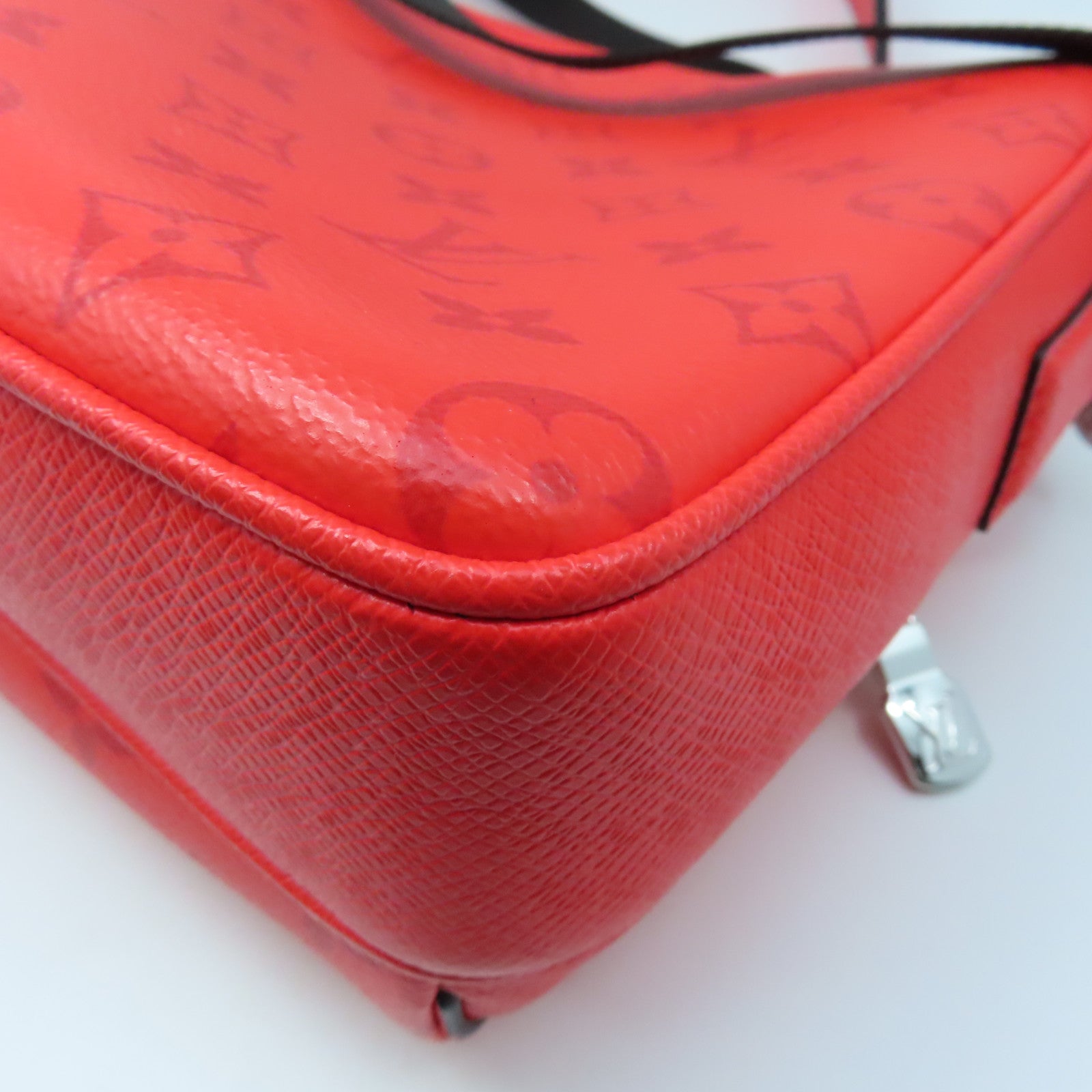 LOUIS VUITTON Monogram Outdoor Messenger銀扣肩背袋紅色