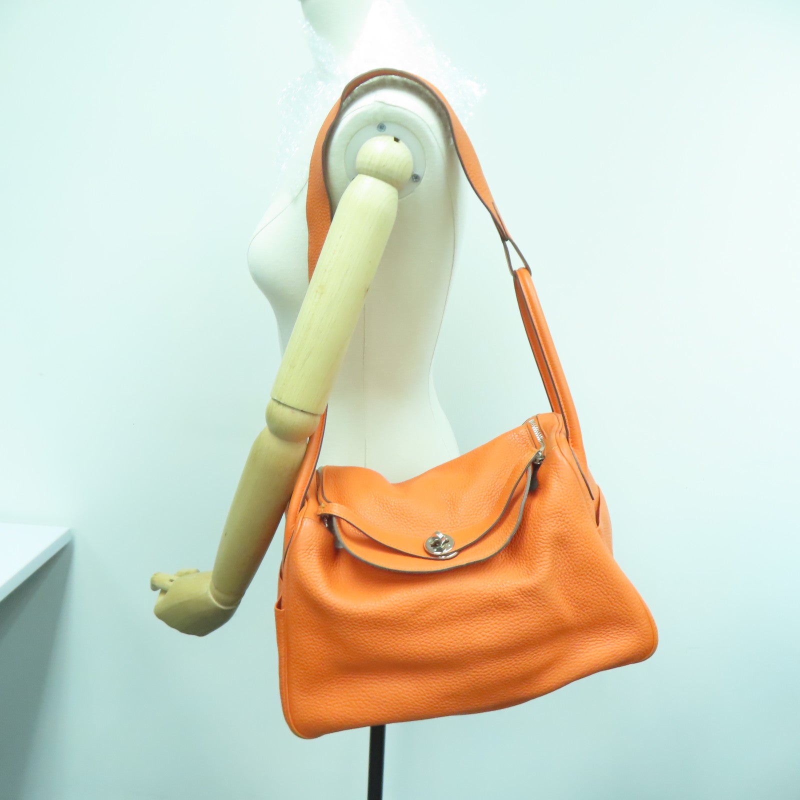 HERMES Clemence leather Lindy 34 2 way Shoulder silver buckle handle shoulder bag orange