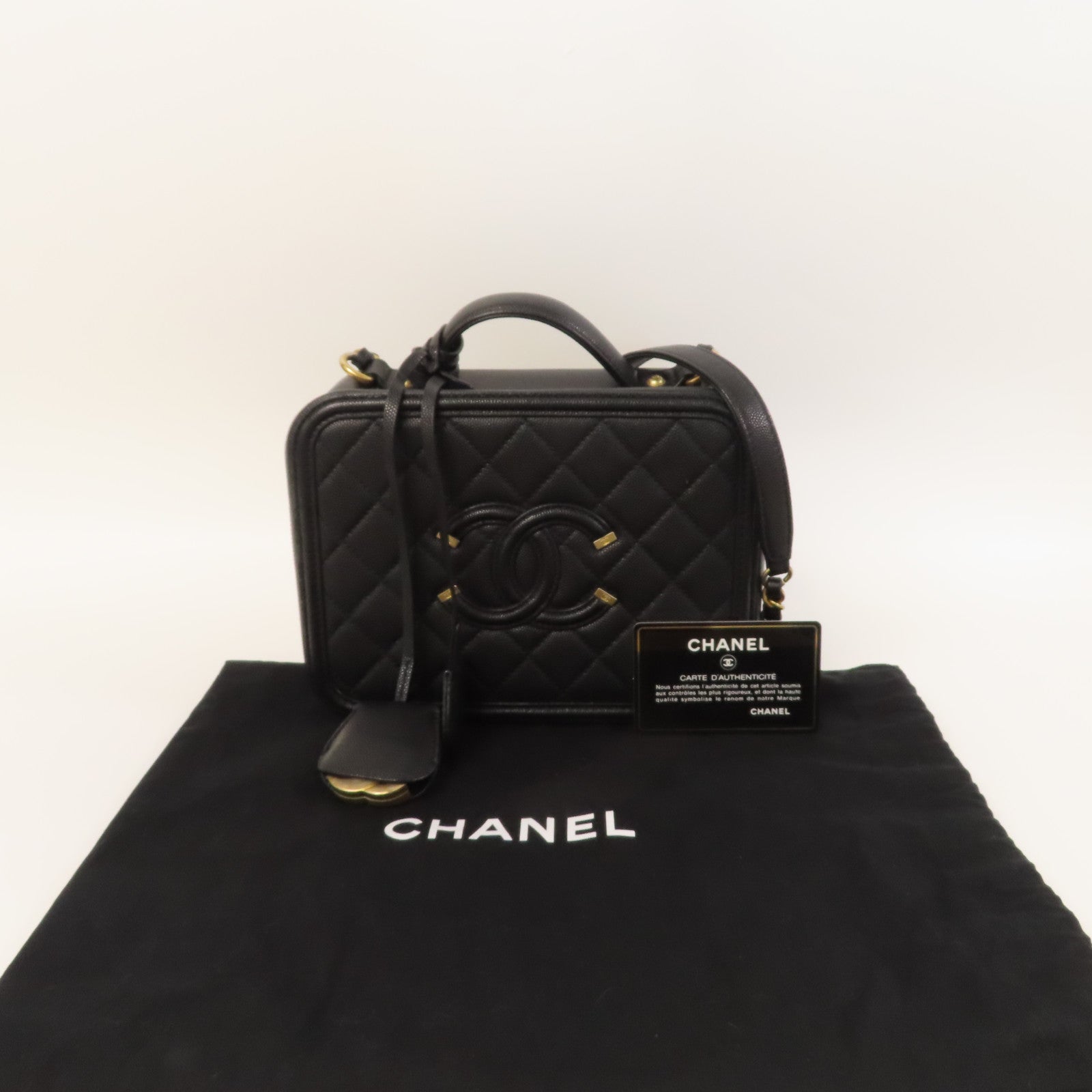 CHANEL 牛皮皮革Vanity Bag金扣鏈帶肩背袋黑色