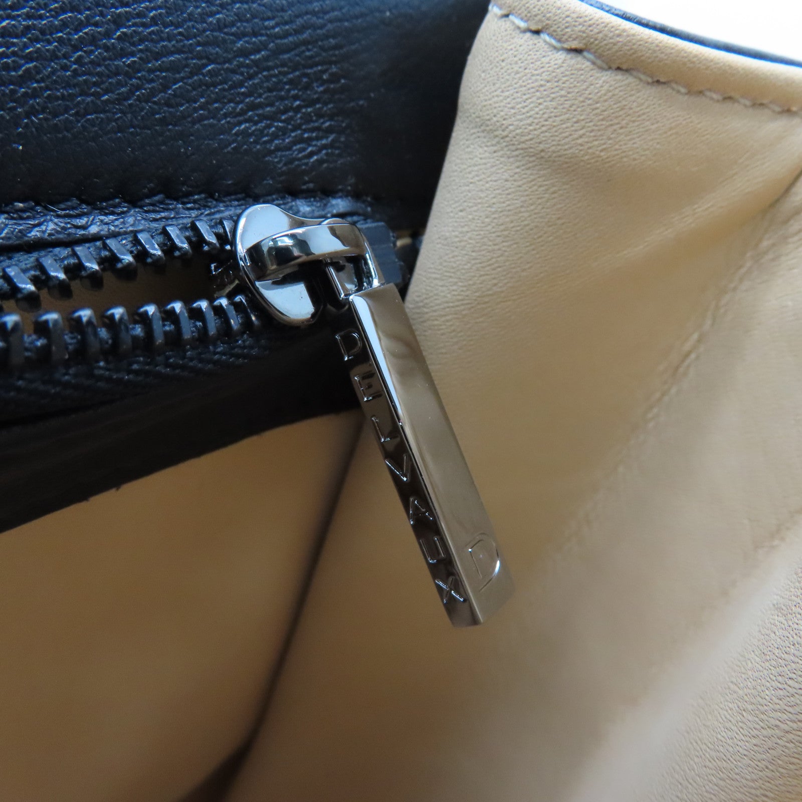 SELECTION Cowhide Leather Tempete MM Handle Shoulder Bag Black