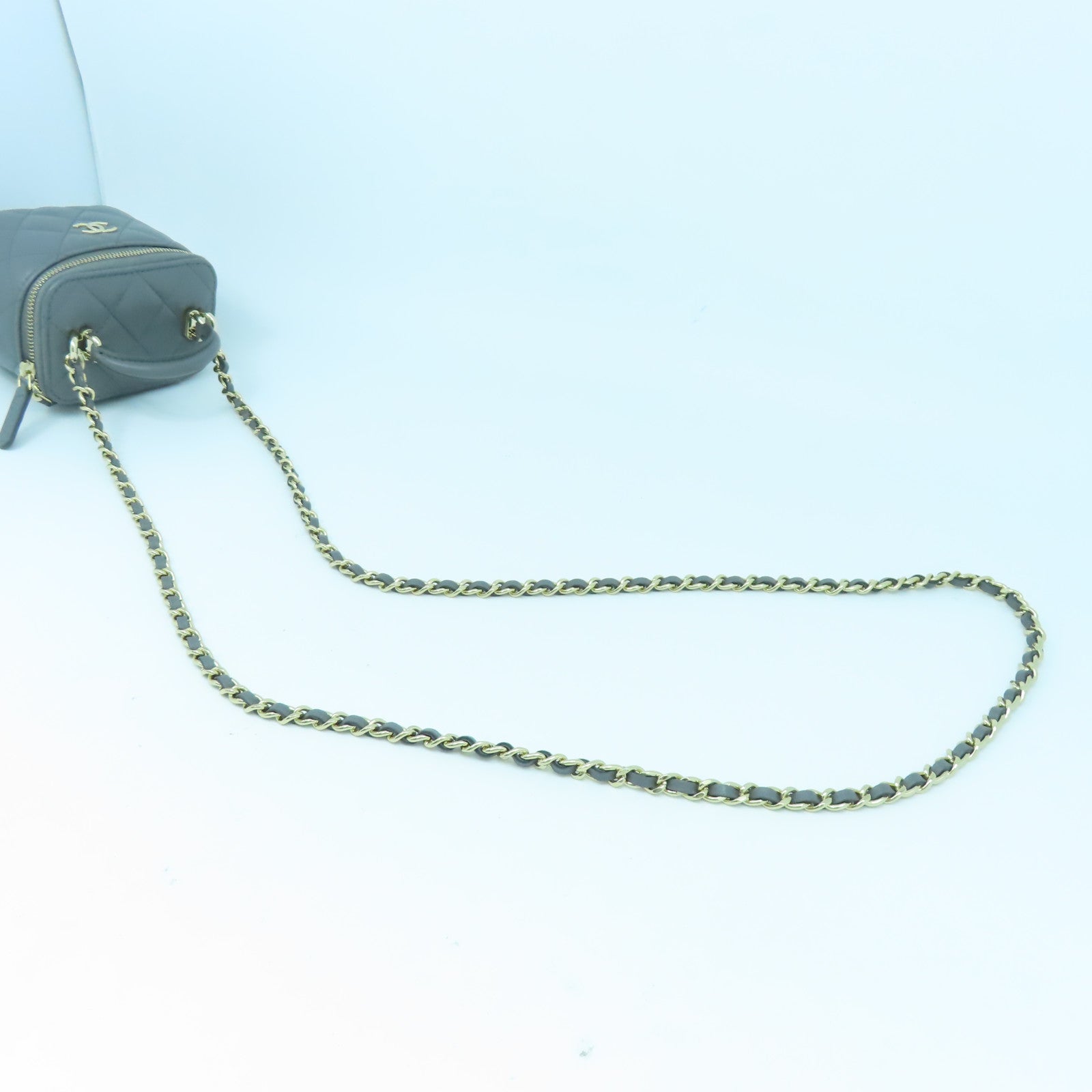 CHANEL 菱格羊皮皮革Vanity With Chain金扣手挽肩背兩用袋灰色