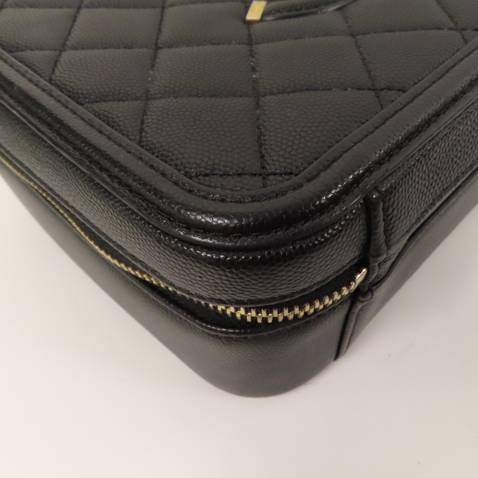 CHANEL 牛皮皮革Vanity Bag金扣鏈帶肩背袋黑色