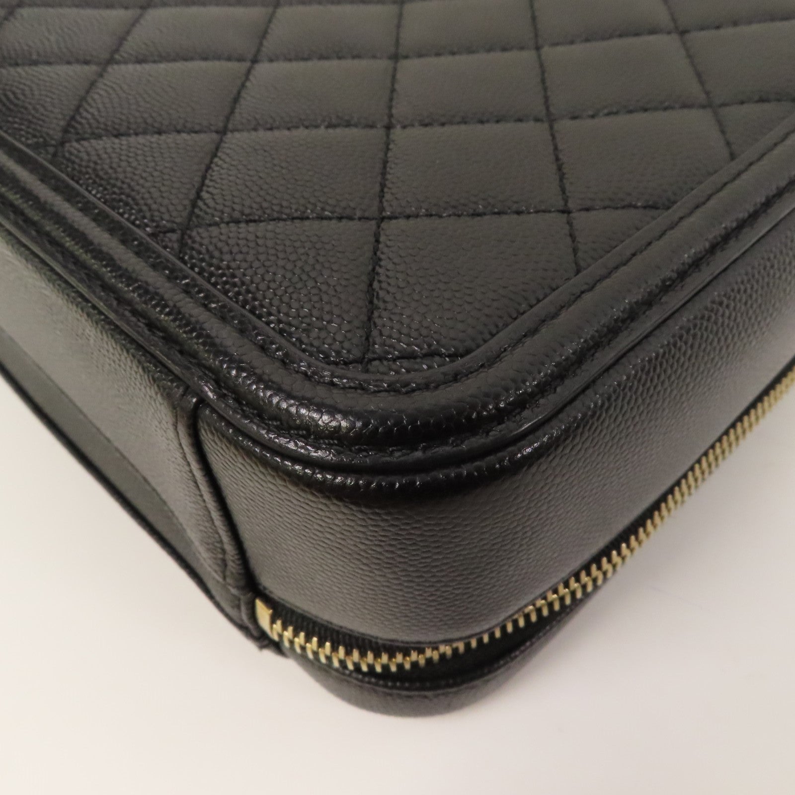 CHANEL 牛皮皮革Vanity Bag金扣鏈帶肩背袋黑色