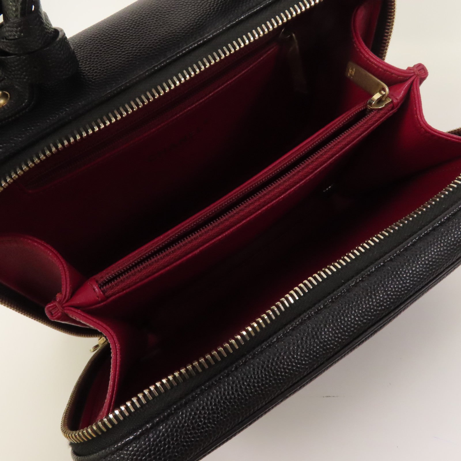 CHANEL 牛皮皮革Vanity Bag金扣鏈帶肩背袋黑色
