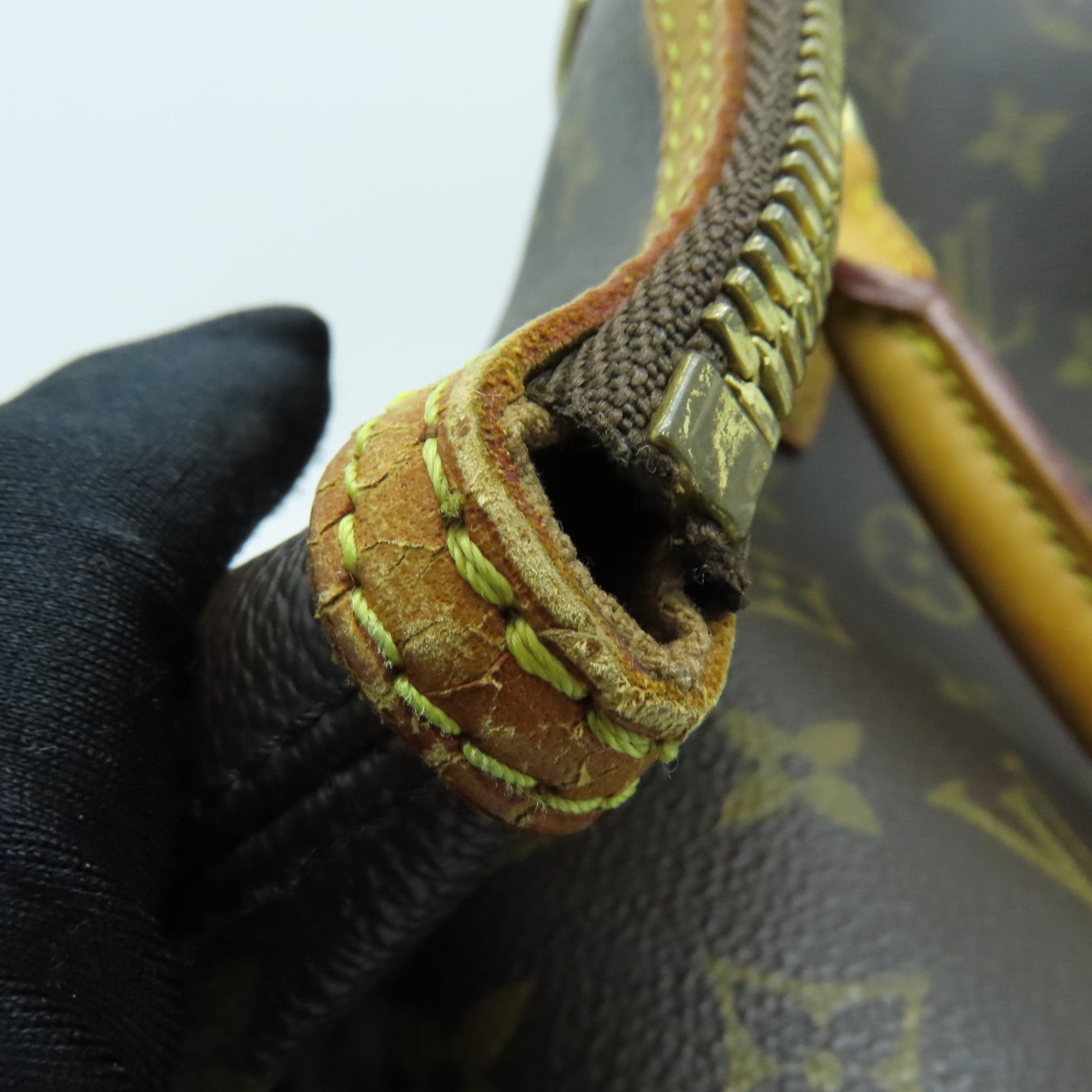 LOUIS VUITTON Monogram Lockit Horizontal gold buckle handle bag brown