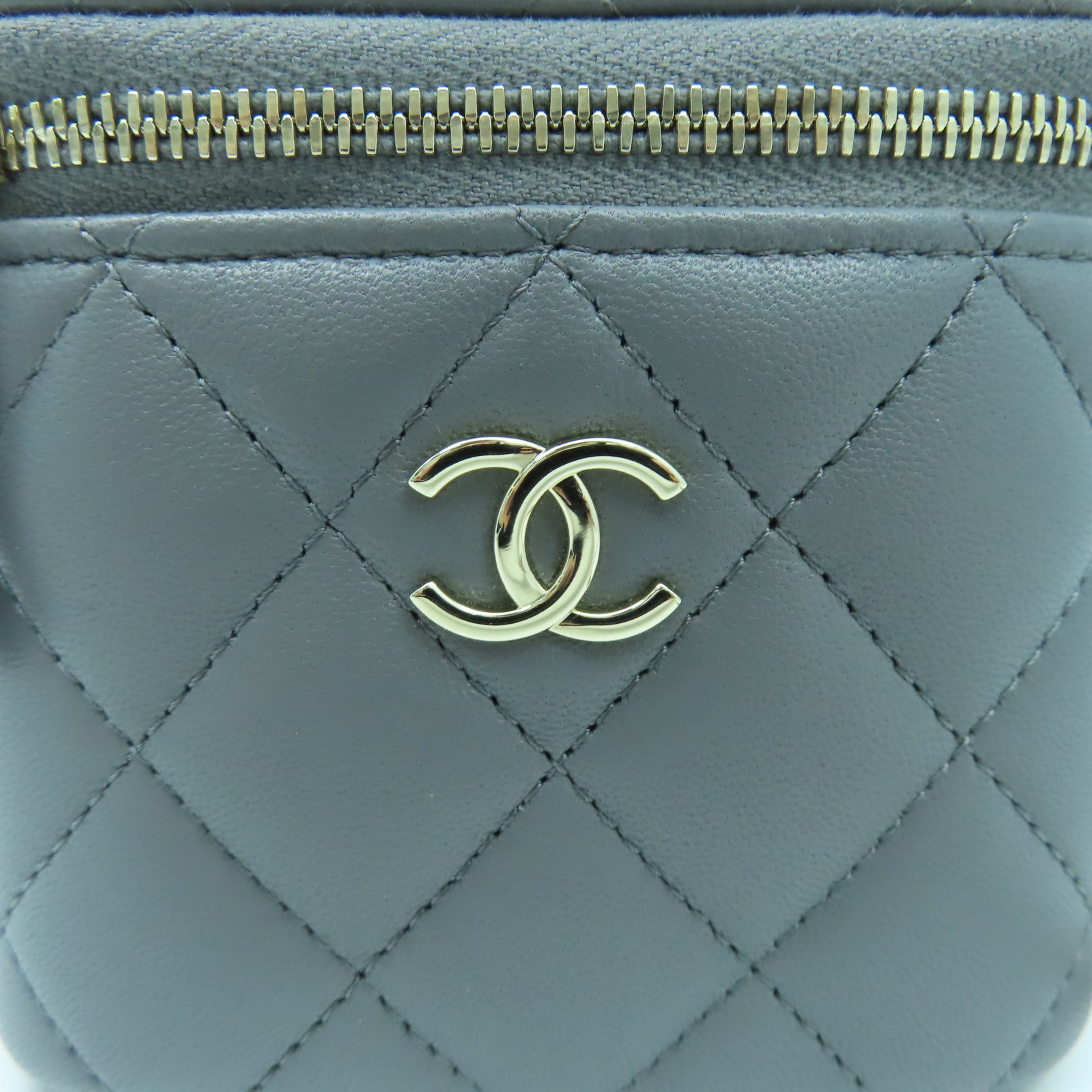 CHANEL 菱格羊皮皮革Vanity With Chain金扣手挽肩背兩用袋灰色