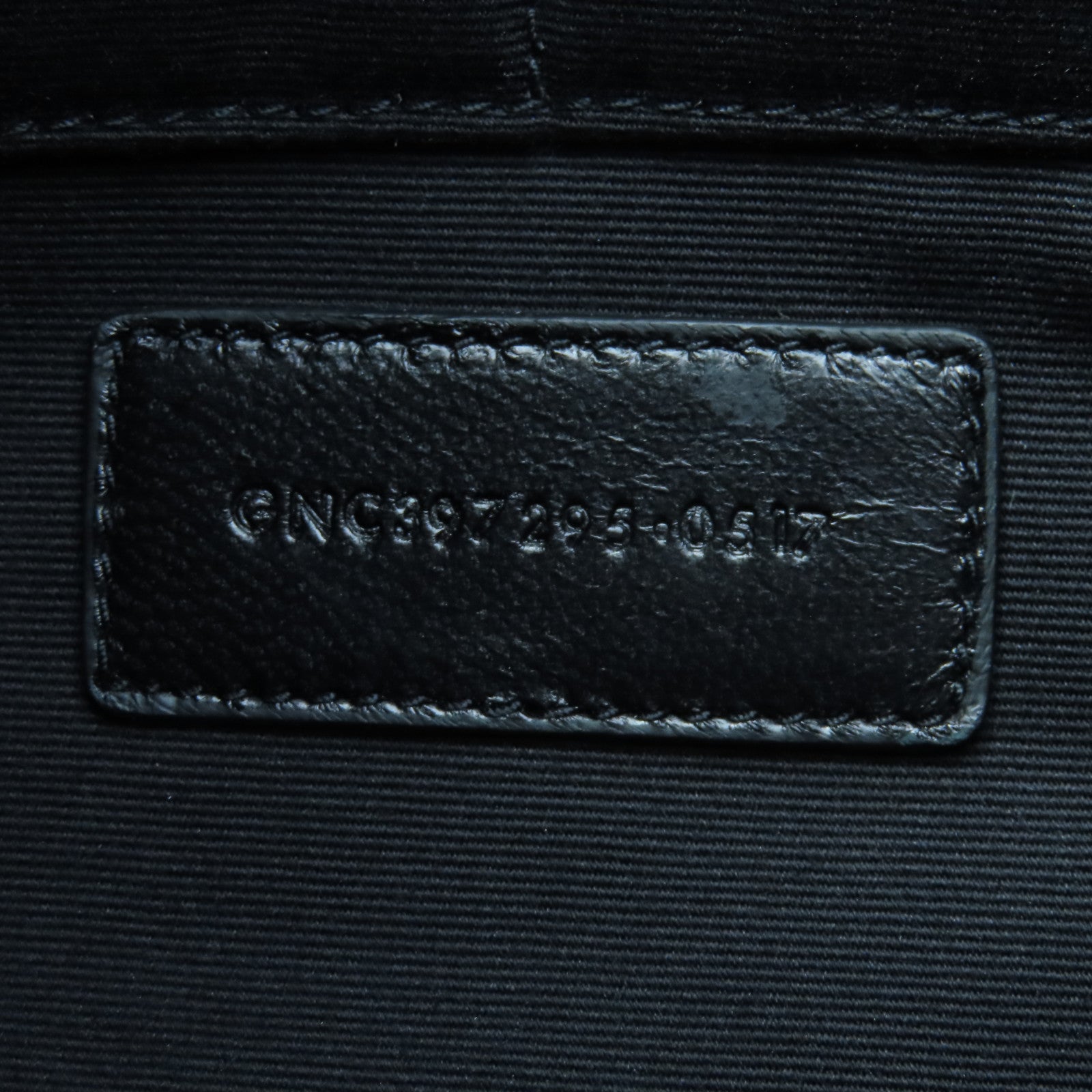 SAINT LAURENT 牛皮皮革Pouch銀扣手拿包黑色