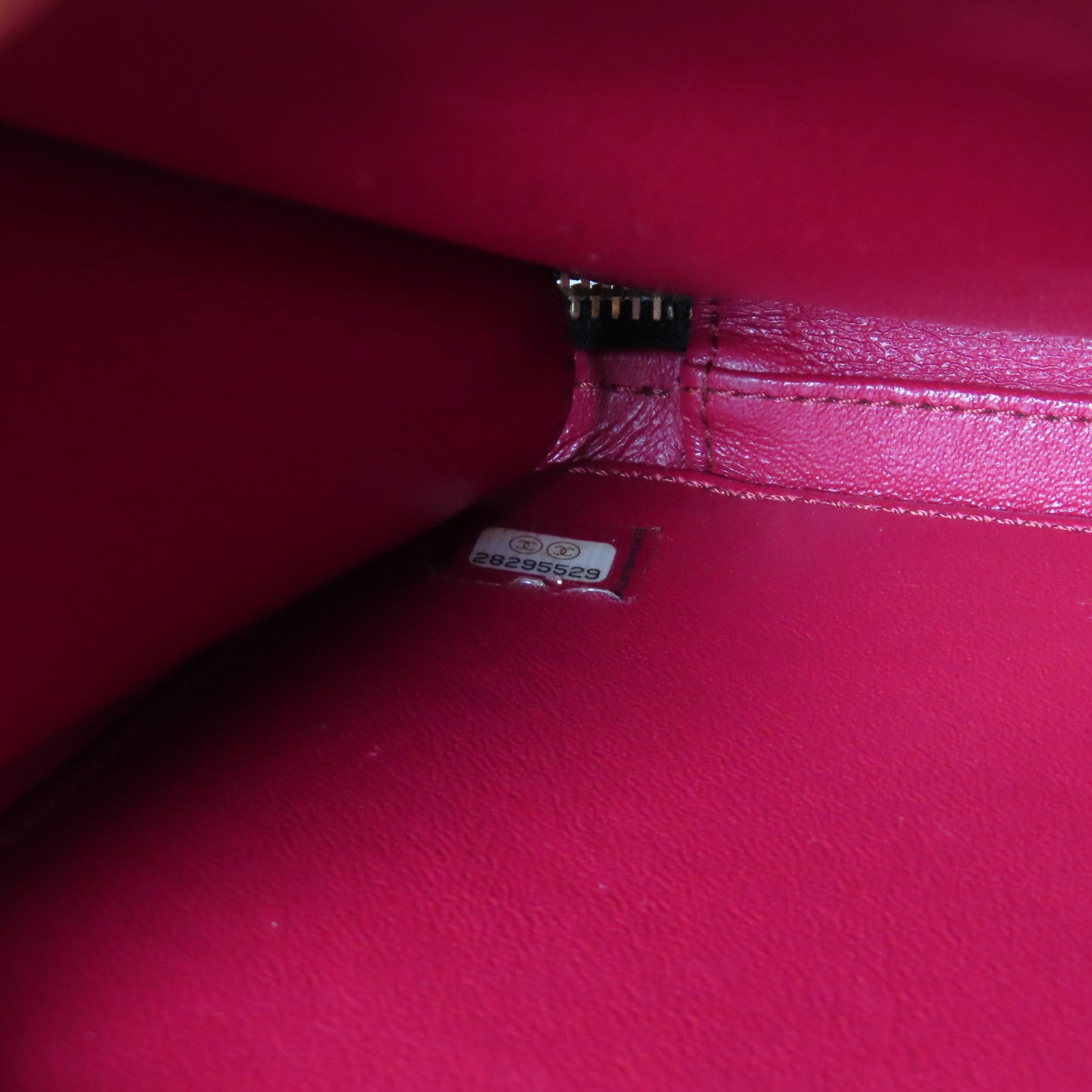 CHANEL 牛皮皮革Vanity Bag金扣鏈帶肩背袋黑色
