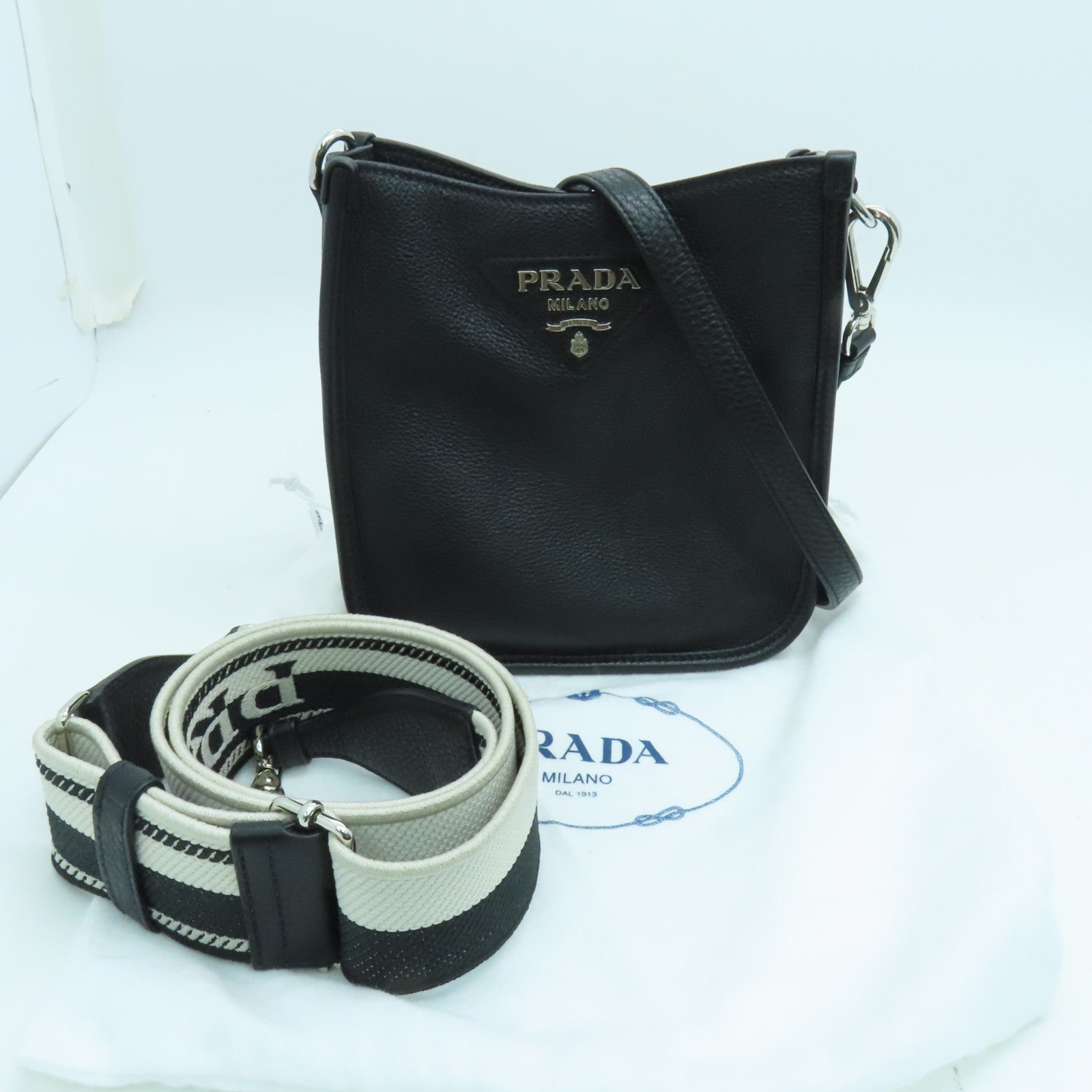 PRADA 牛皮皮革Shoulder Bag银扣肩背袋黑色