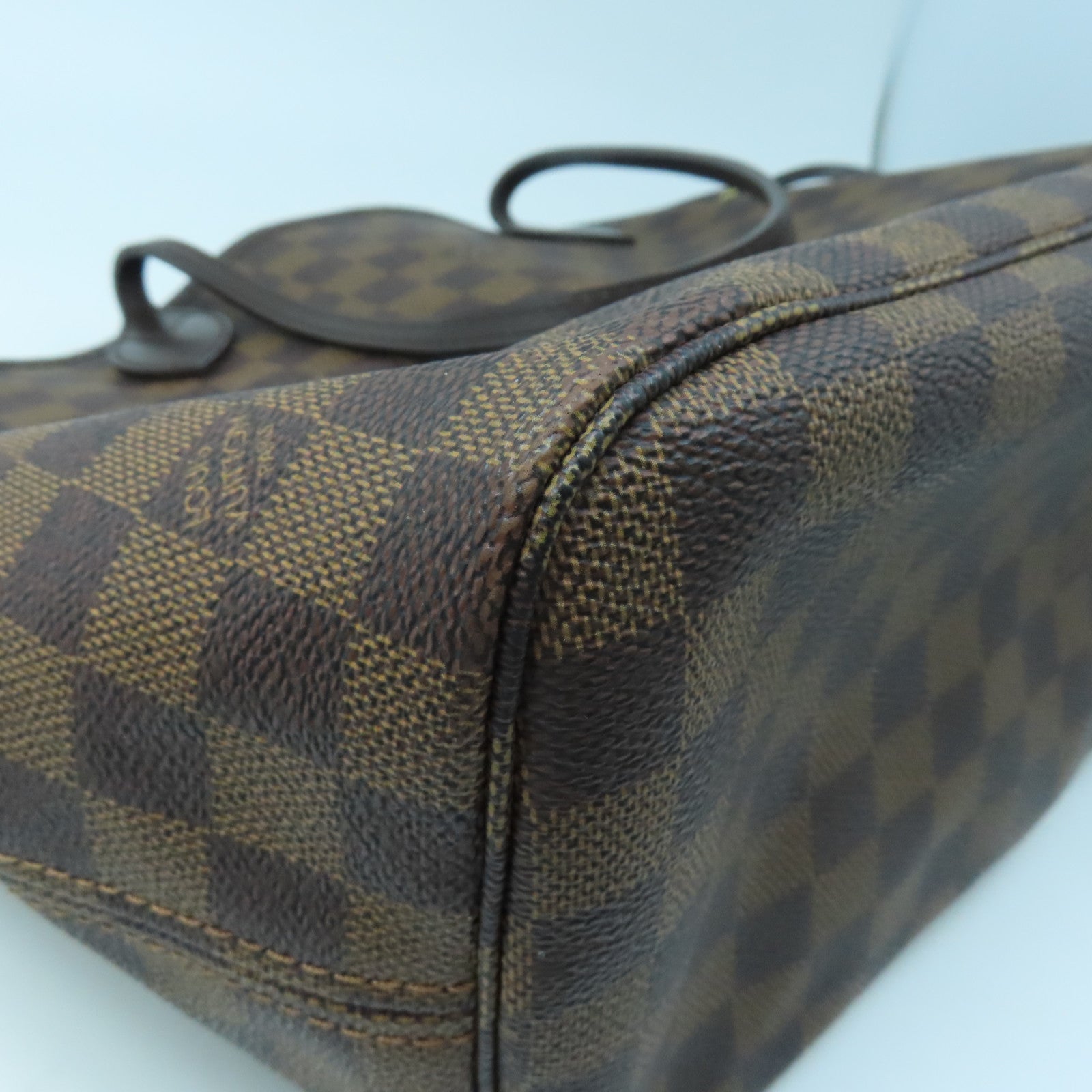 LOUIS VUITTON Damier Neverfull MM gold buckle handle bag brown