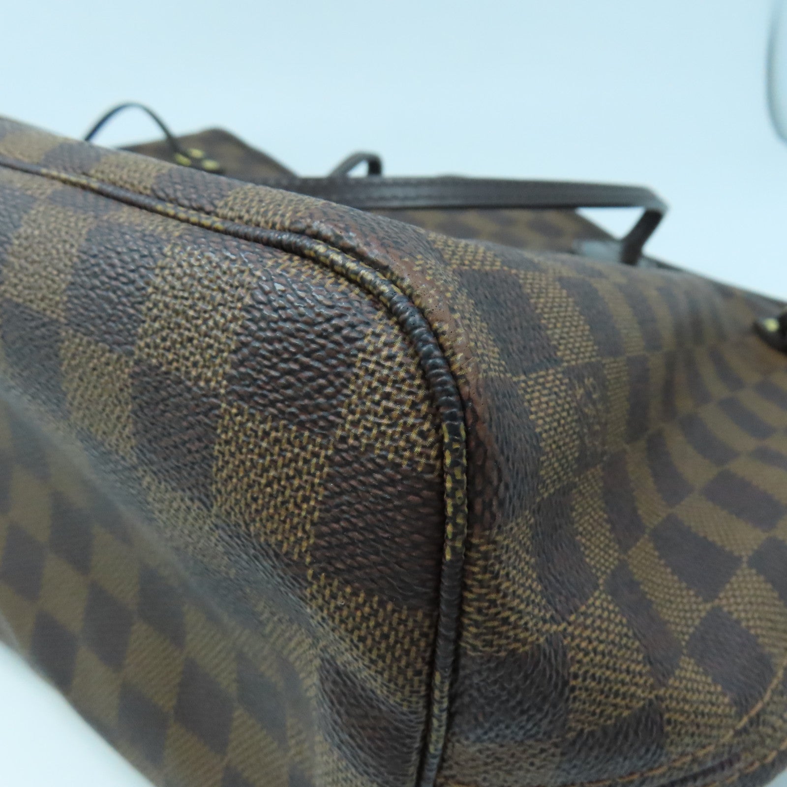 LOUIS VUITTON Damier Neverfull MM gold buckle handle bag brown