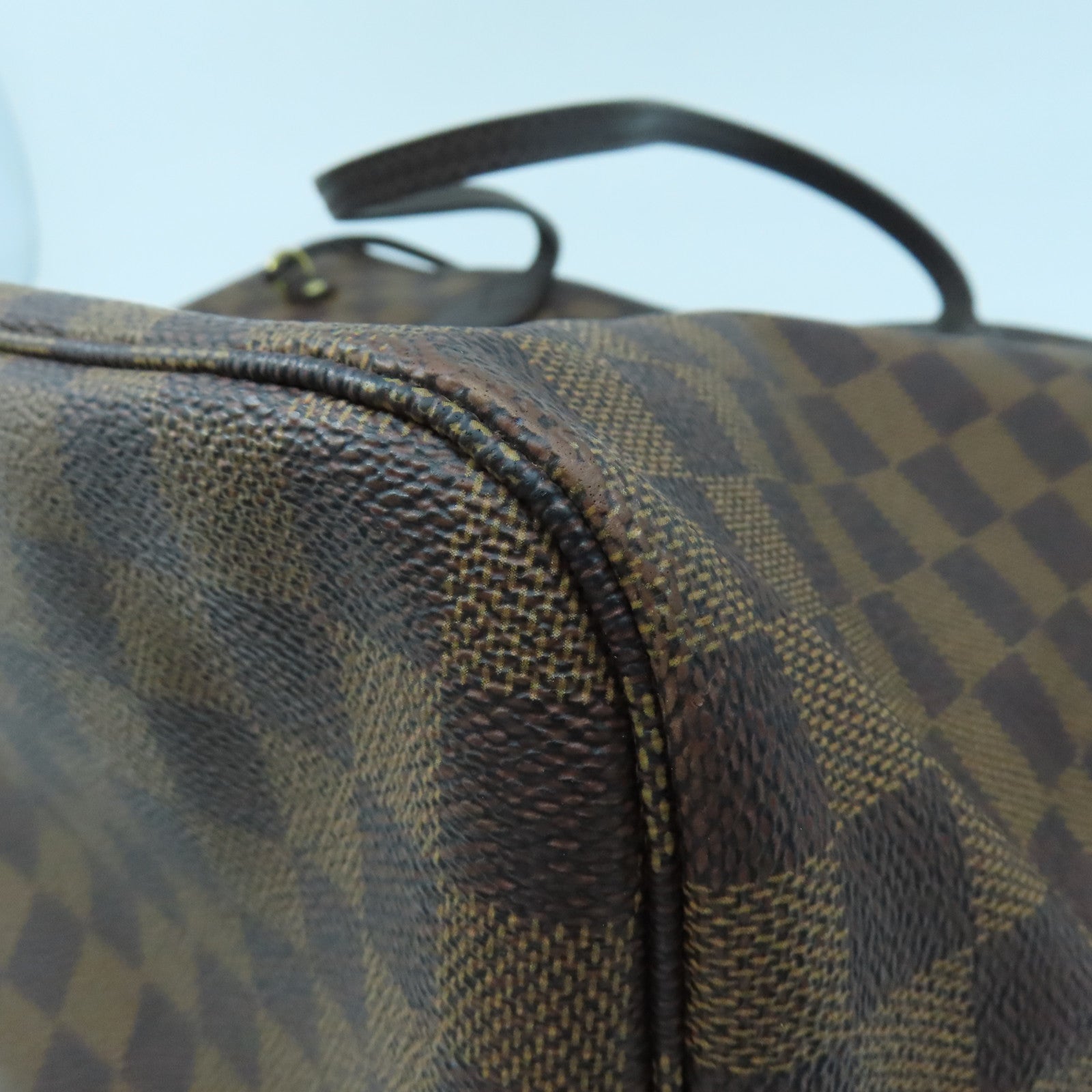 LOUIS VUITTON Damier Neverfull MM gold buckle handle bag brown