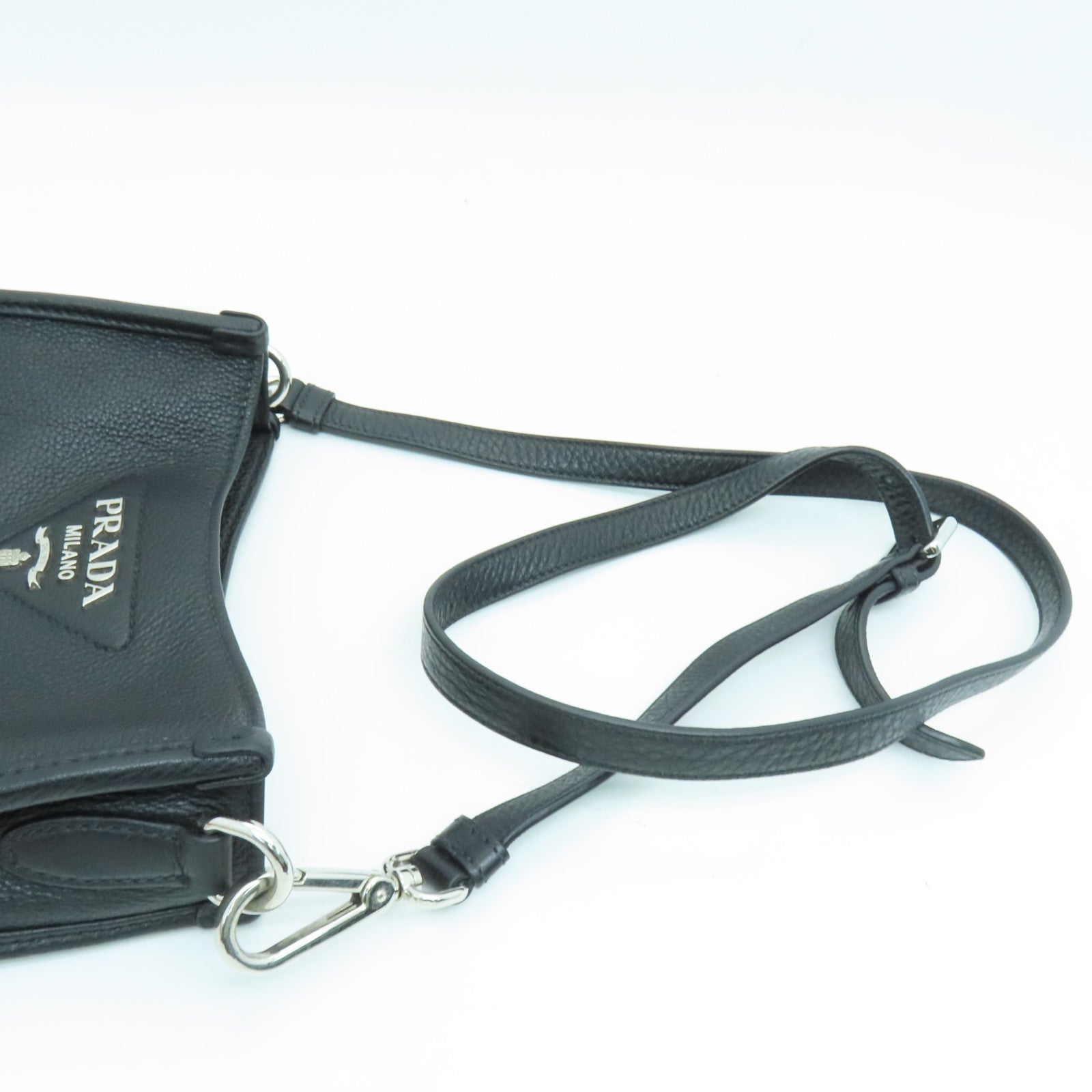 PRADA 牛皮皮革Shoulder Bag银扣肩背袋黑色