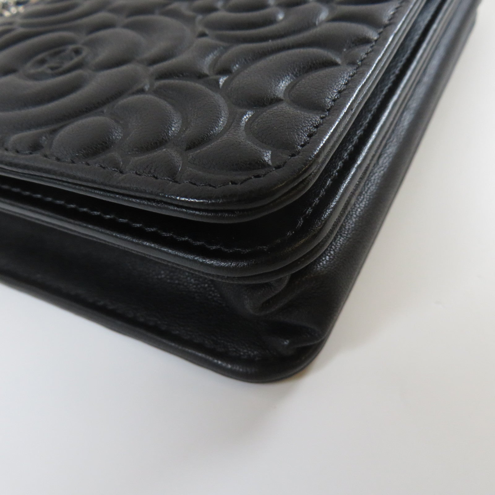 CHANEL 羊皮皮革Camellia Wallet On Chain銀扣鏈帶肩背袋黑色