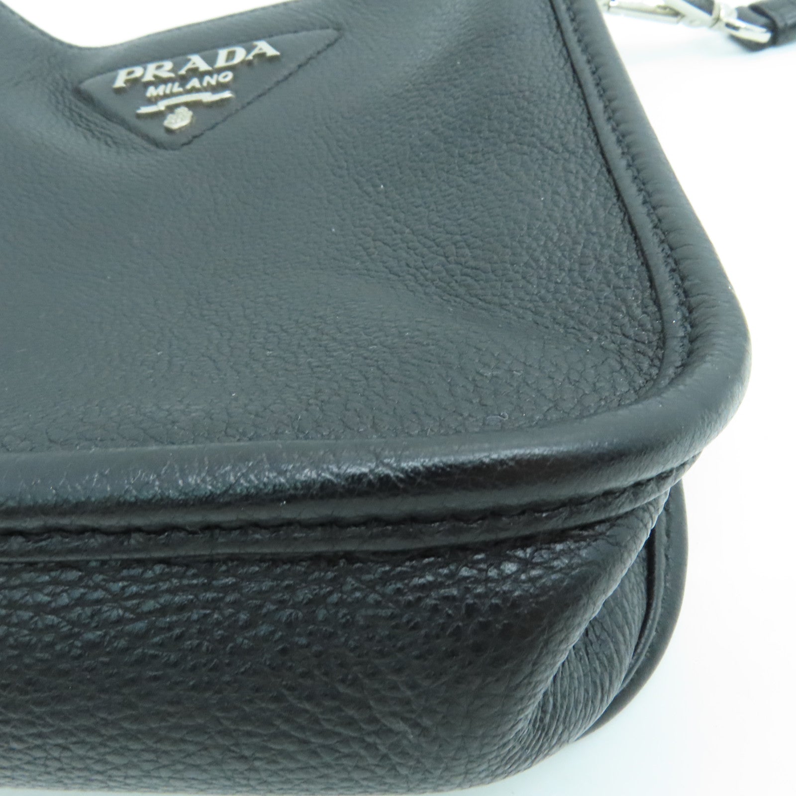 PRADA 牛皮皮革Shoulder Bag银扣肩背袋黑色
