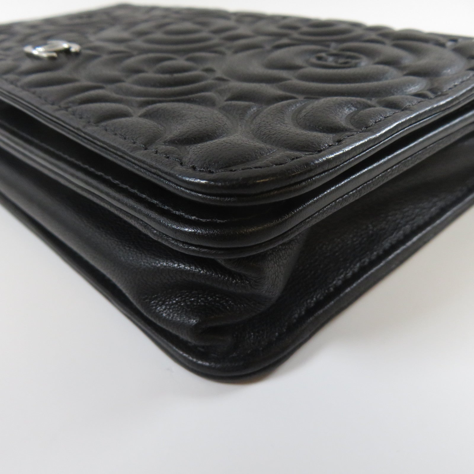CHANEL 羊皮皮革Camellia Wallet On Chain銀扣鏈帶肩背袋黑色