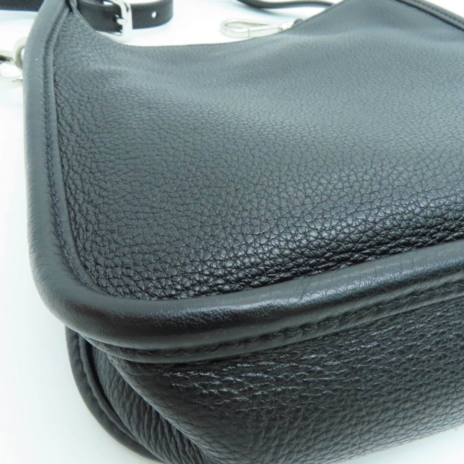 PRADA 牛皮皮革Shoulder Bag银扣肩背袋黑色