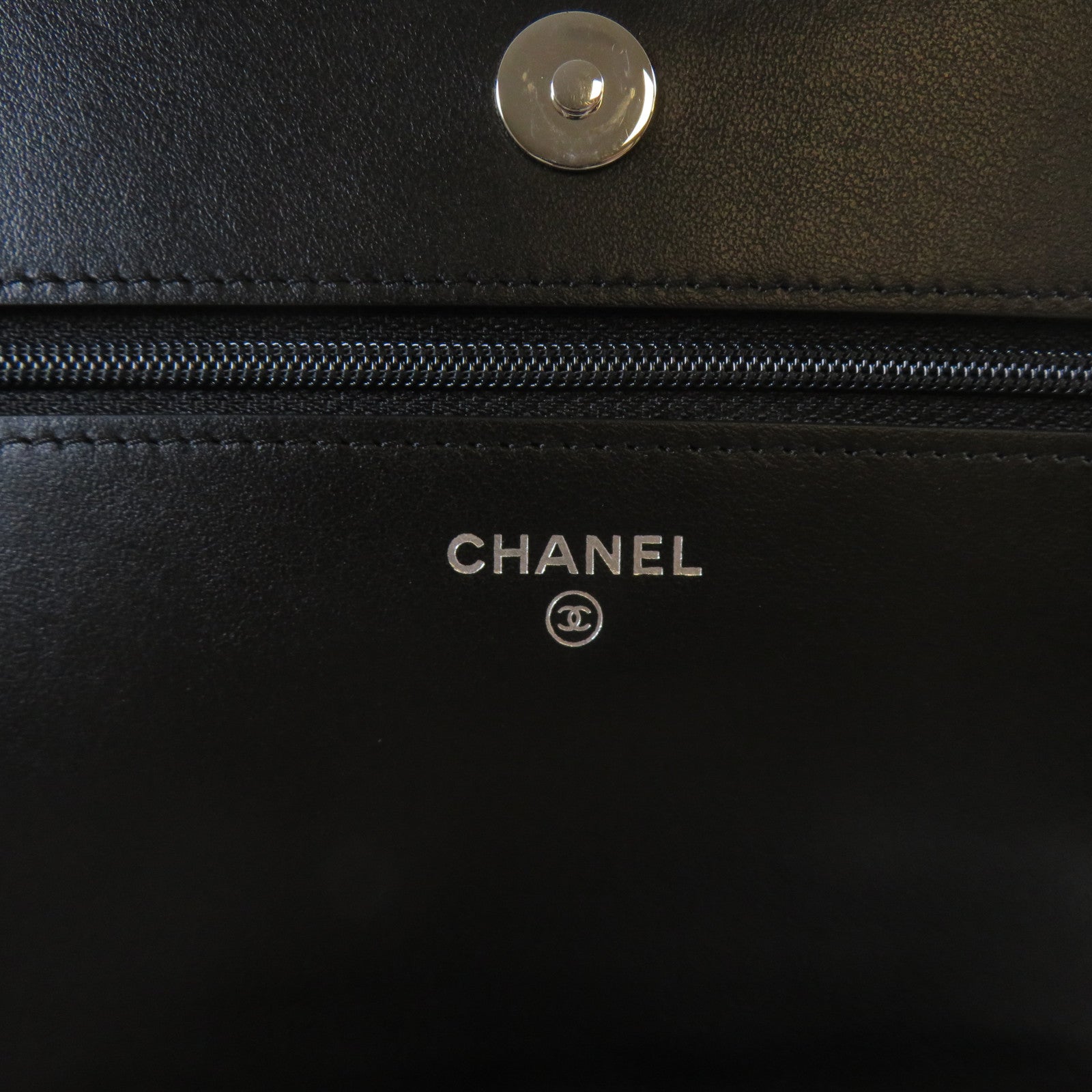 CHANEL 羊皮皮革Camellia Wallet On Chain銀扣鏈帶肩背袋黑色
