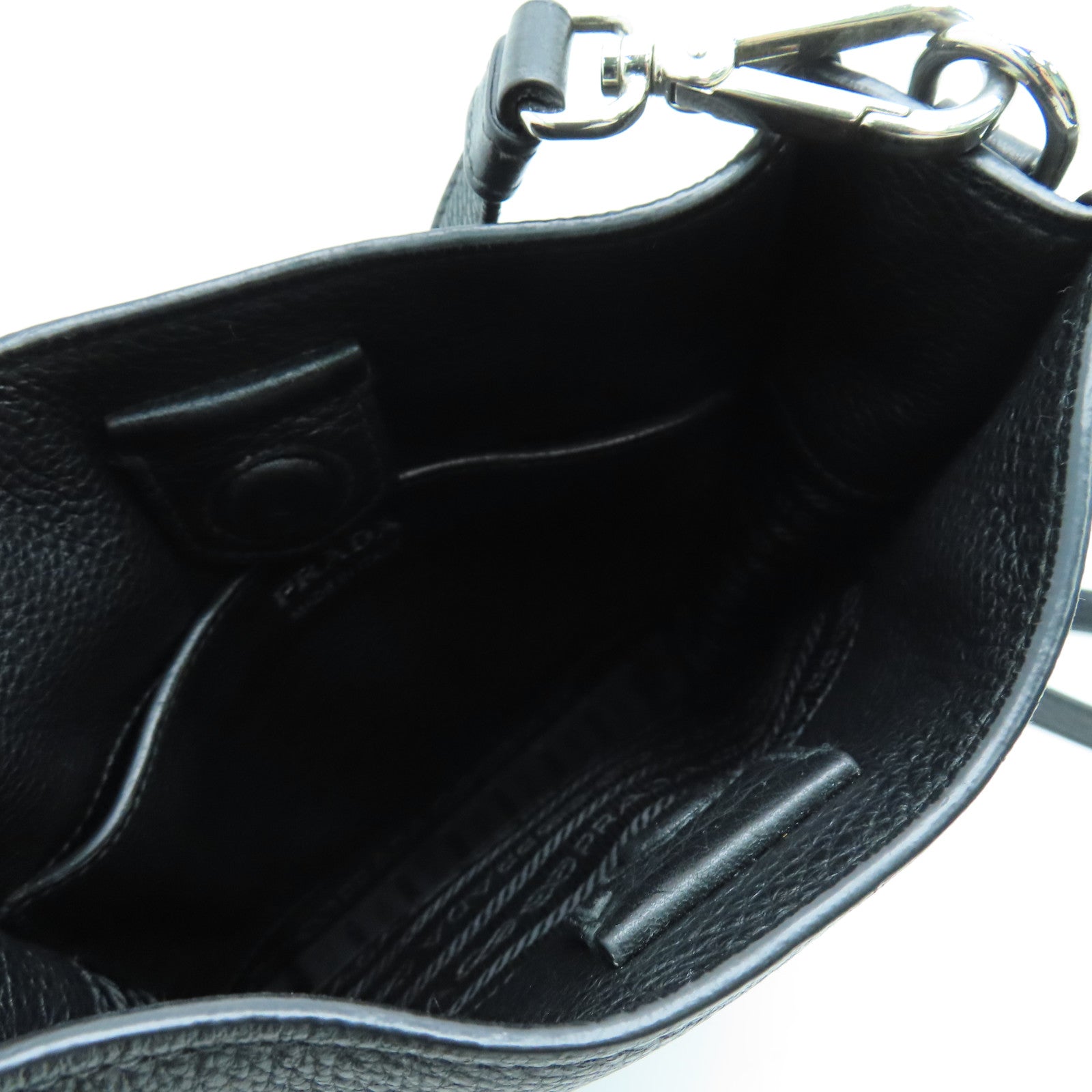 PRADA 牛皮皮革Shoulder Bag银扣肩背袋黑色