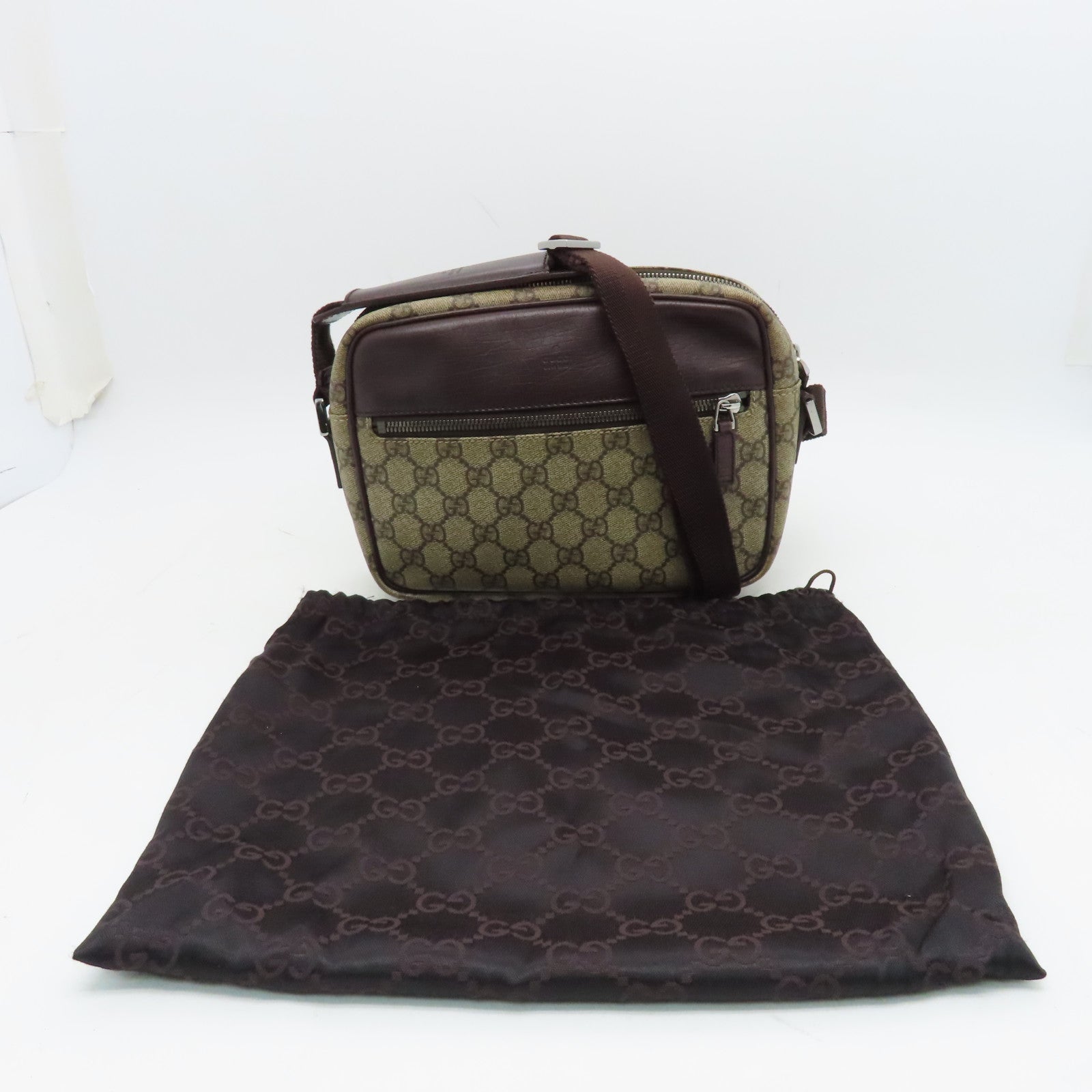 GUCCI coated canvas Shoulder Bag silver buckle shoulder bag brown