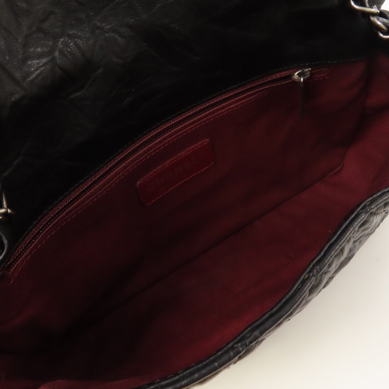 CHANEL Caviar皮革Chain Shoulder銀扣鏈帶肩背袋黑色