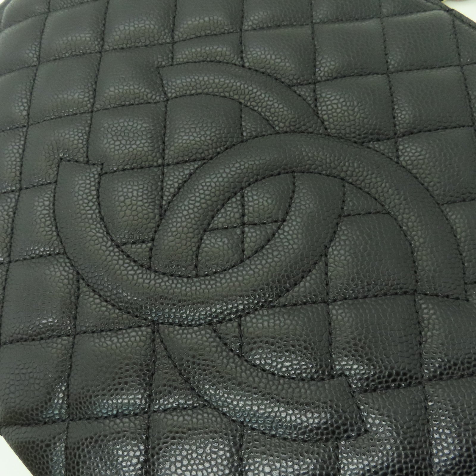 CHANEL 菱格Caviar皮革GST金扣肩背袋黑色