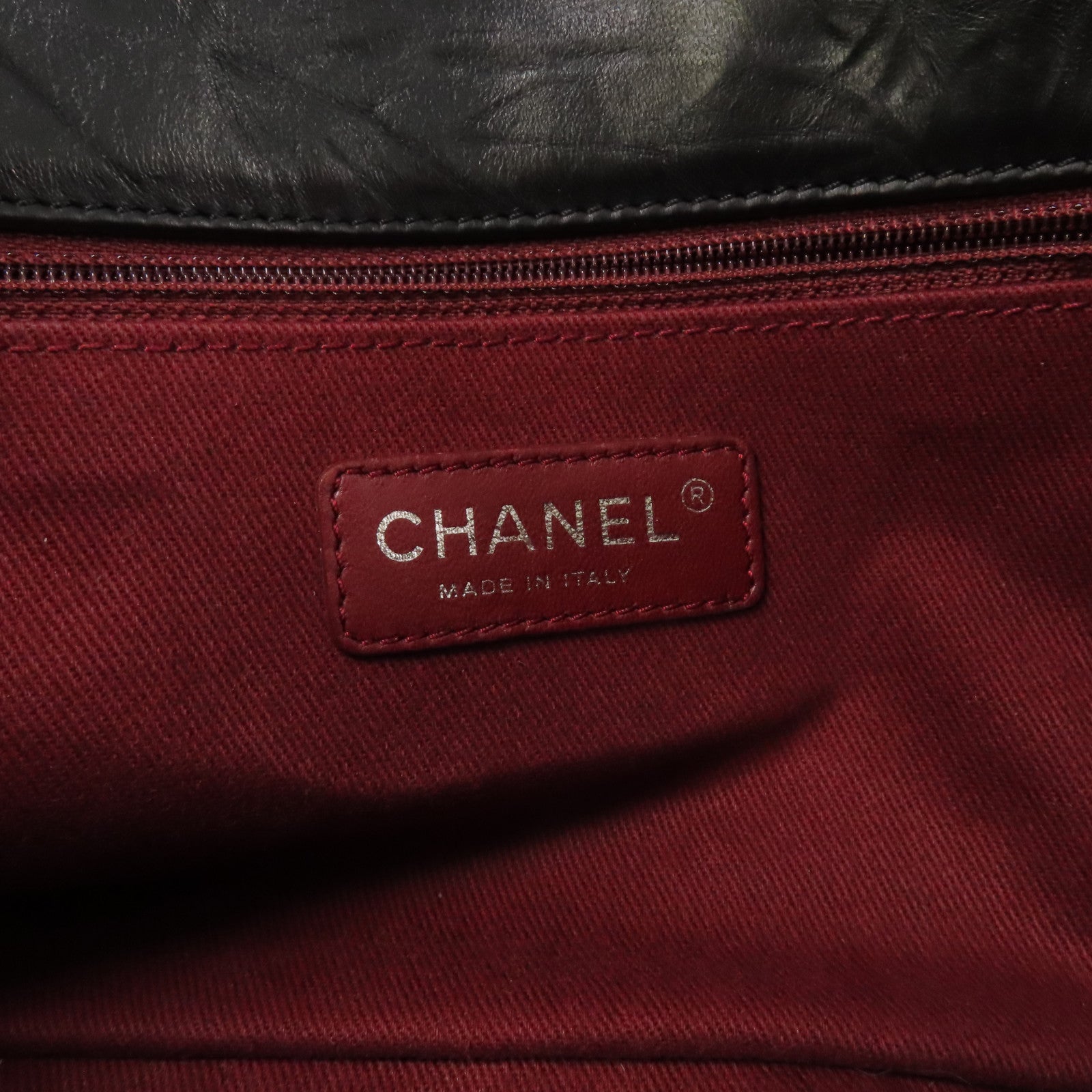 CHANEL Caviar皮革Chain Shoulder銀扣鏈帶肩背袋黑色