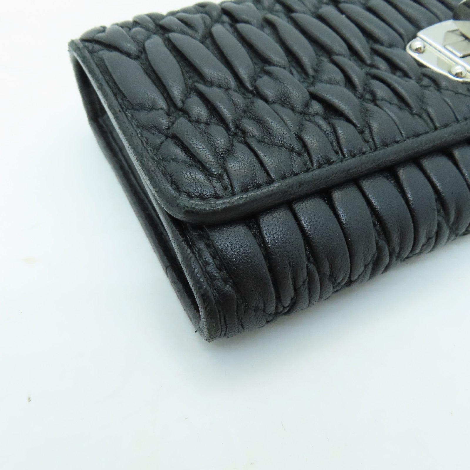 Miu Miu 羊皮皮革Long Wallet銀扣長錢包黑色