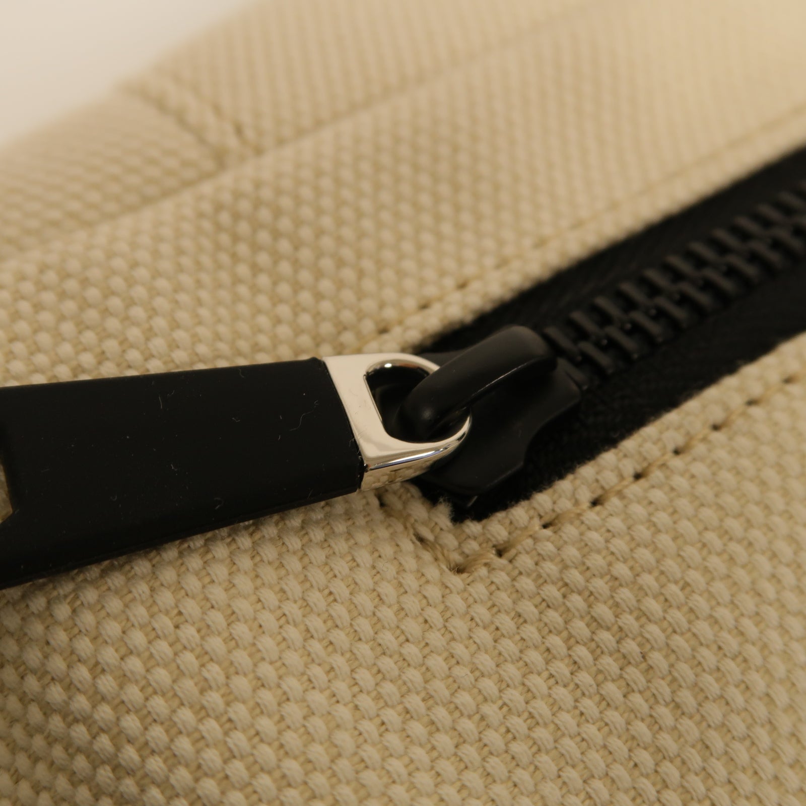 BURBERRY 帆布Waist Bag腰包黒色/白色
