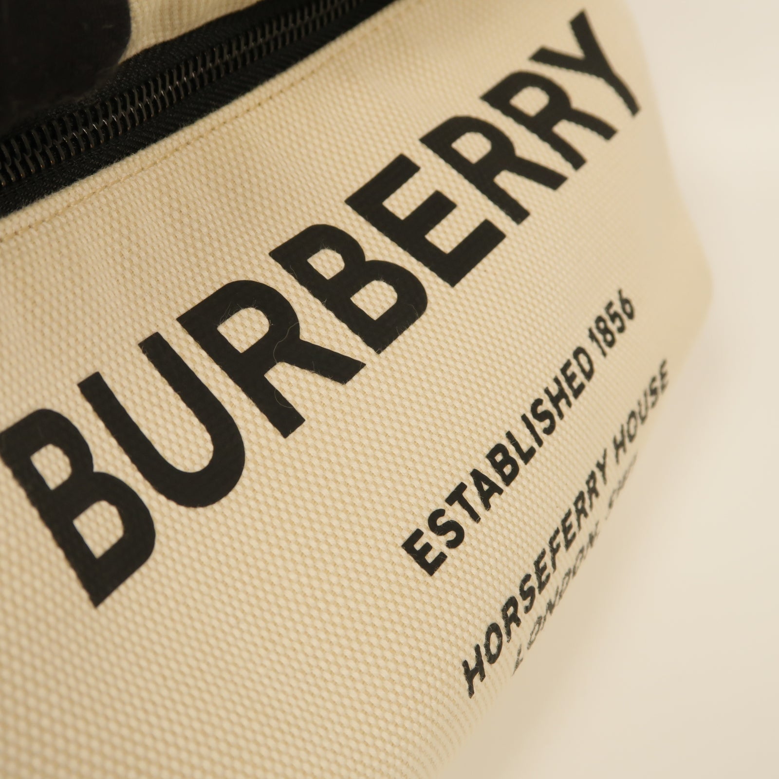 BURBERRY 帆布Waist Bag腰包黒色/白色